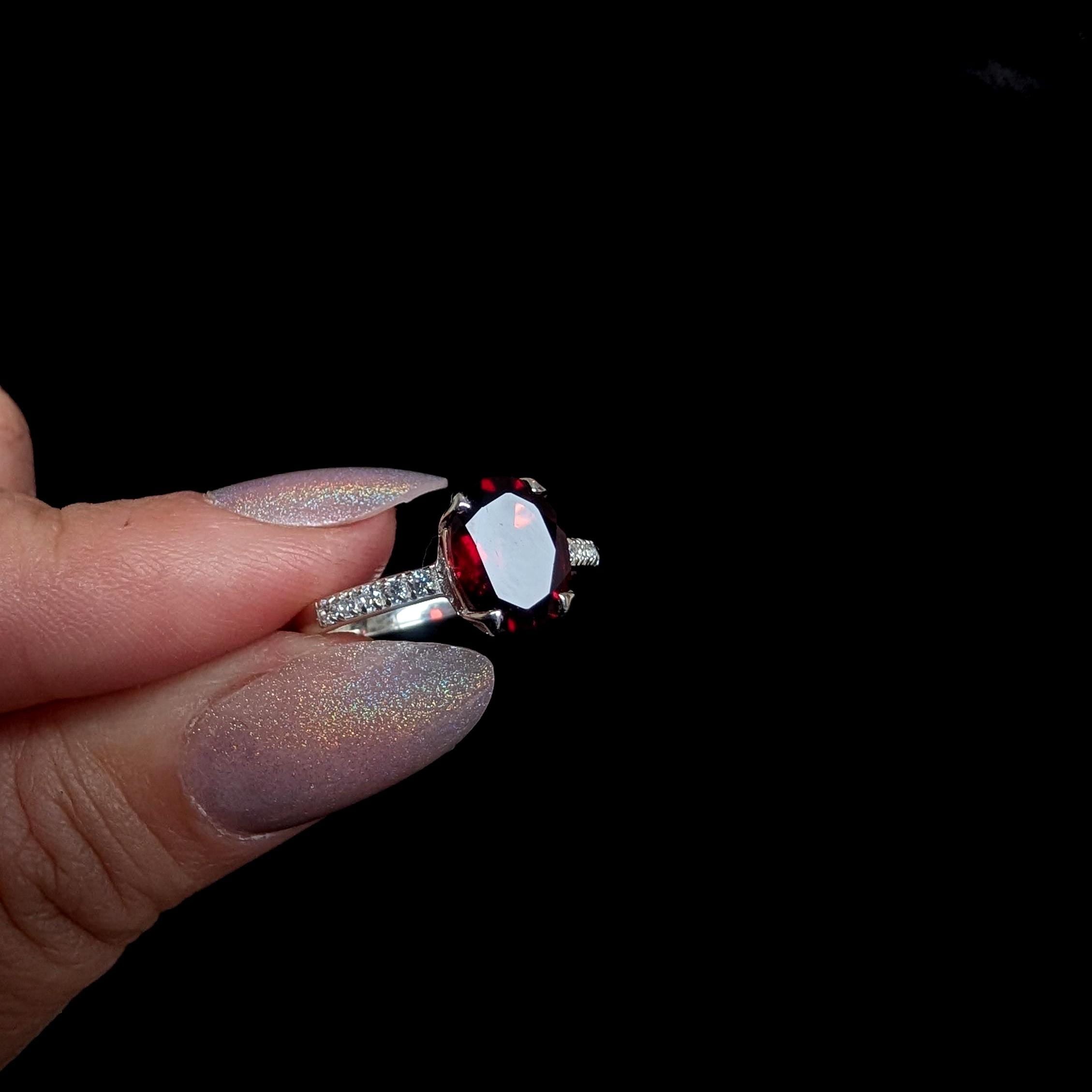 Large natural garnet and white topaz ring | 925 Sterling Silver