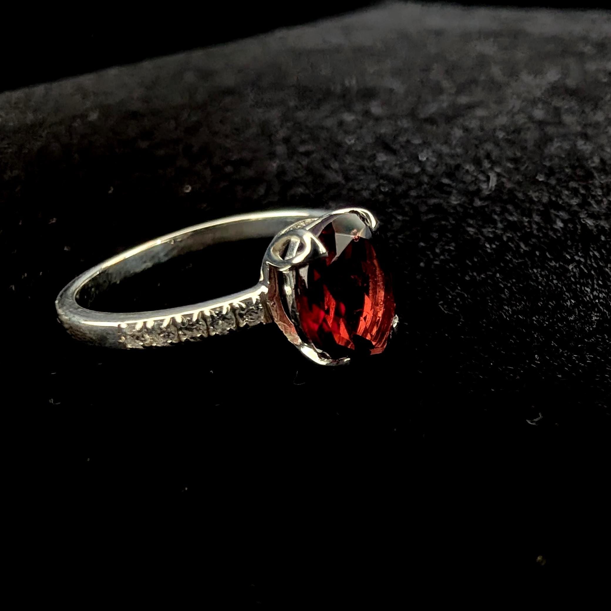 Large natural garnet and white topaz ring | 925 Sterling Silver