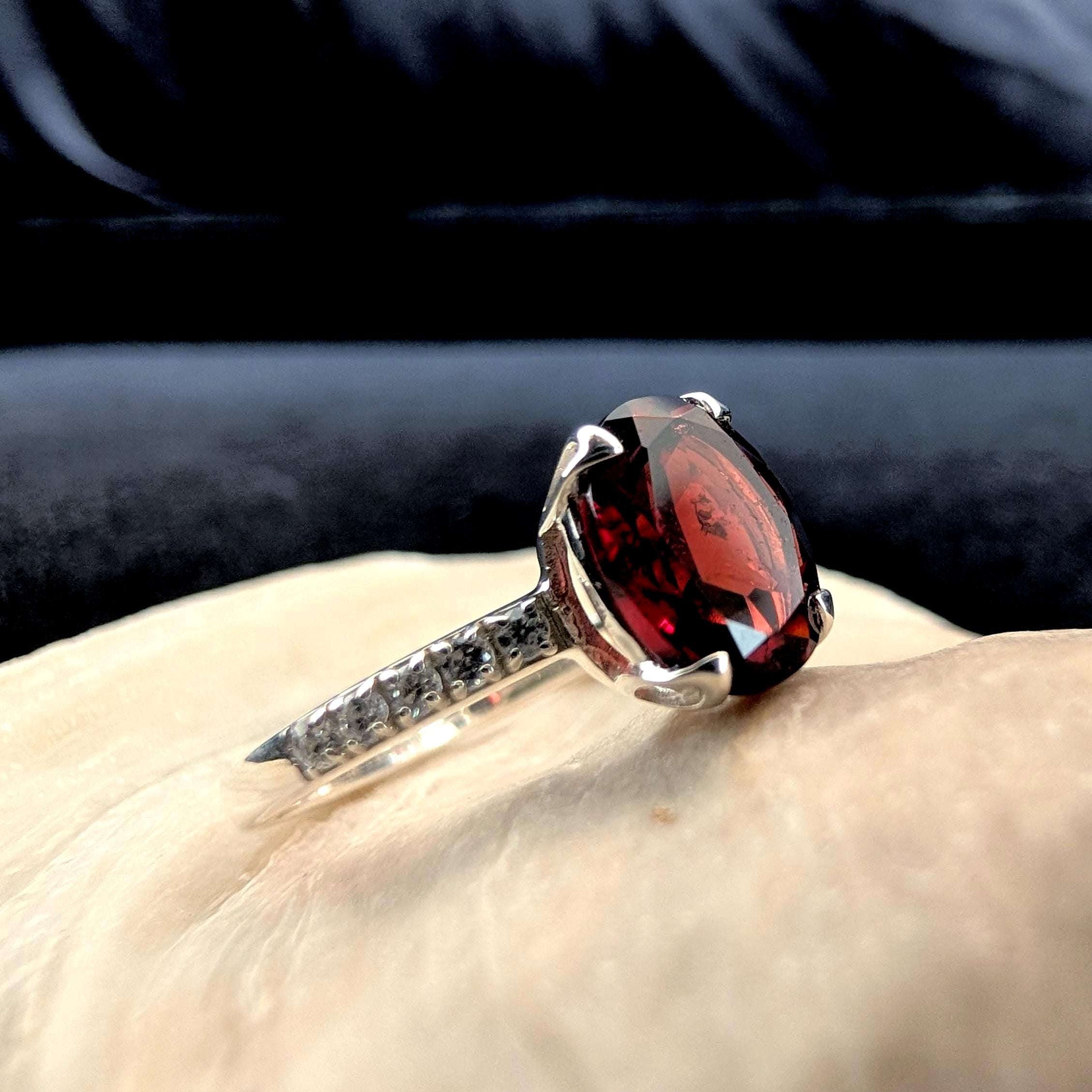 Large natural garnet and white topaz ring | 925 Sterling Silver