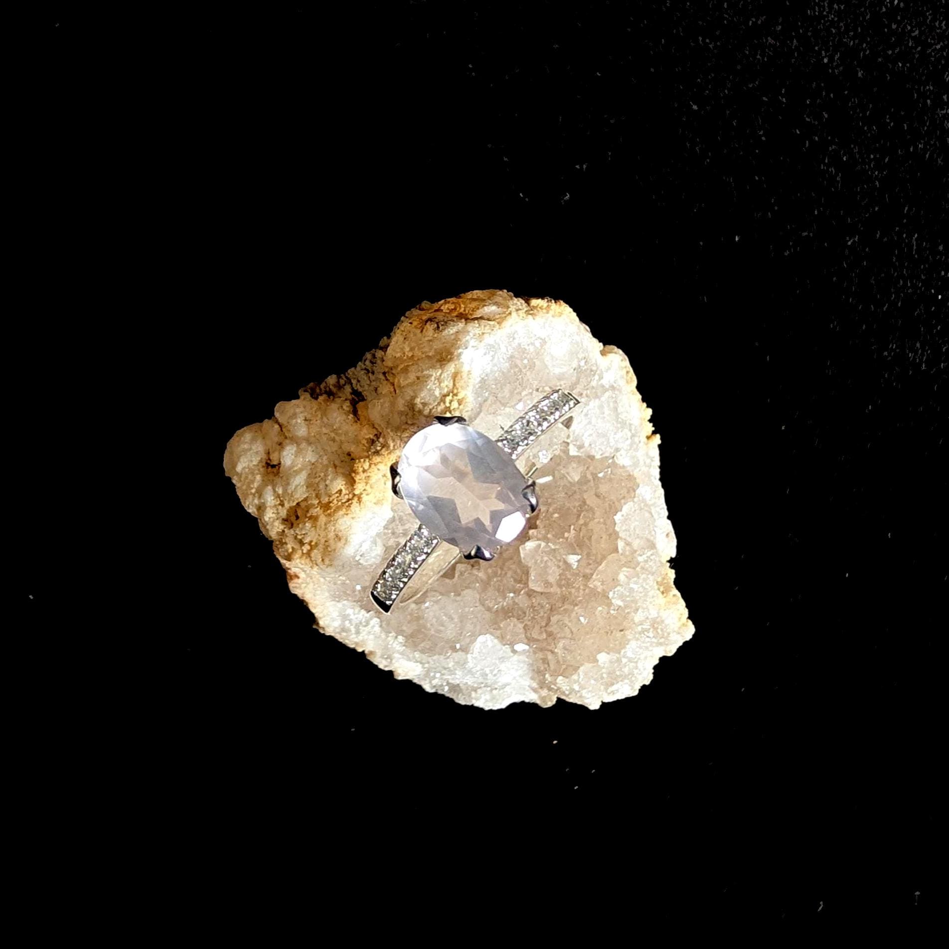 Large natural pink quartz and white topaz ring | 925 sterling silver