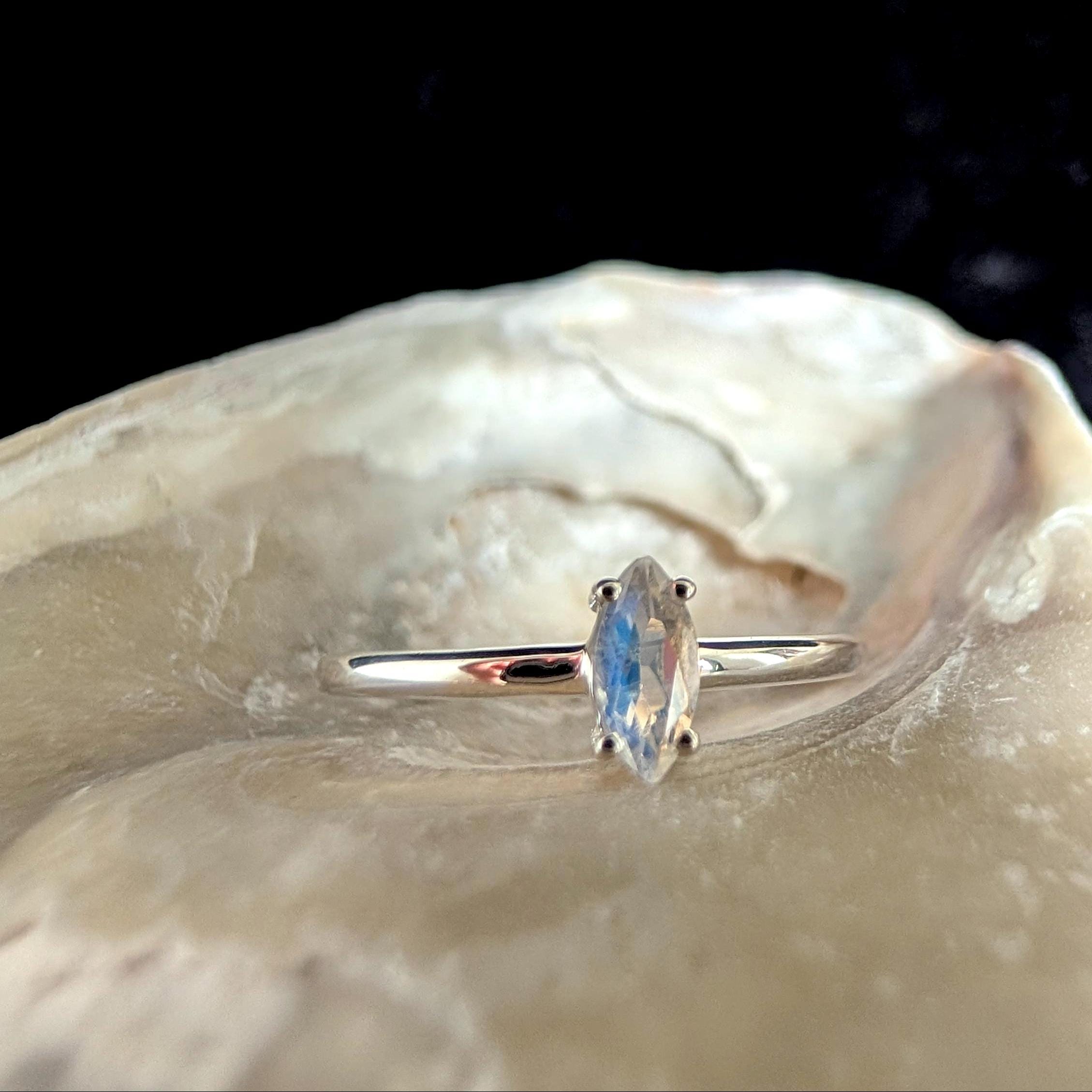 Natural rainbow moonstone minimalist ring | 925 sterling silver