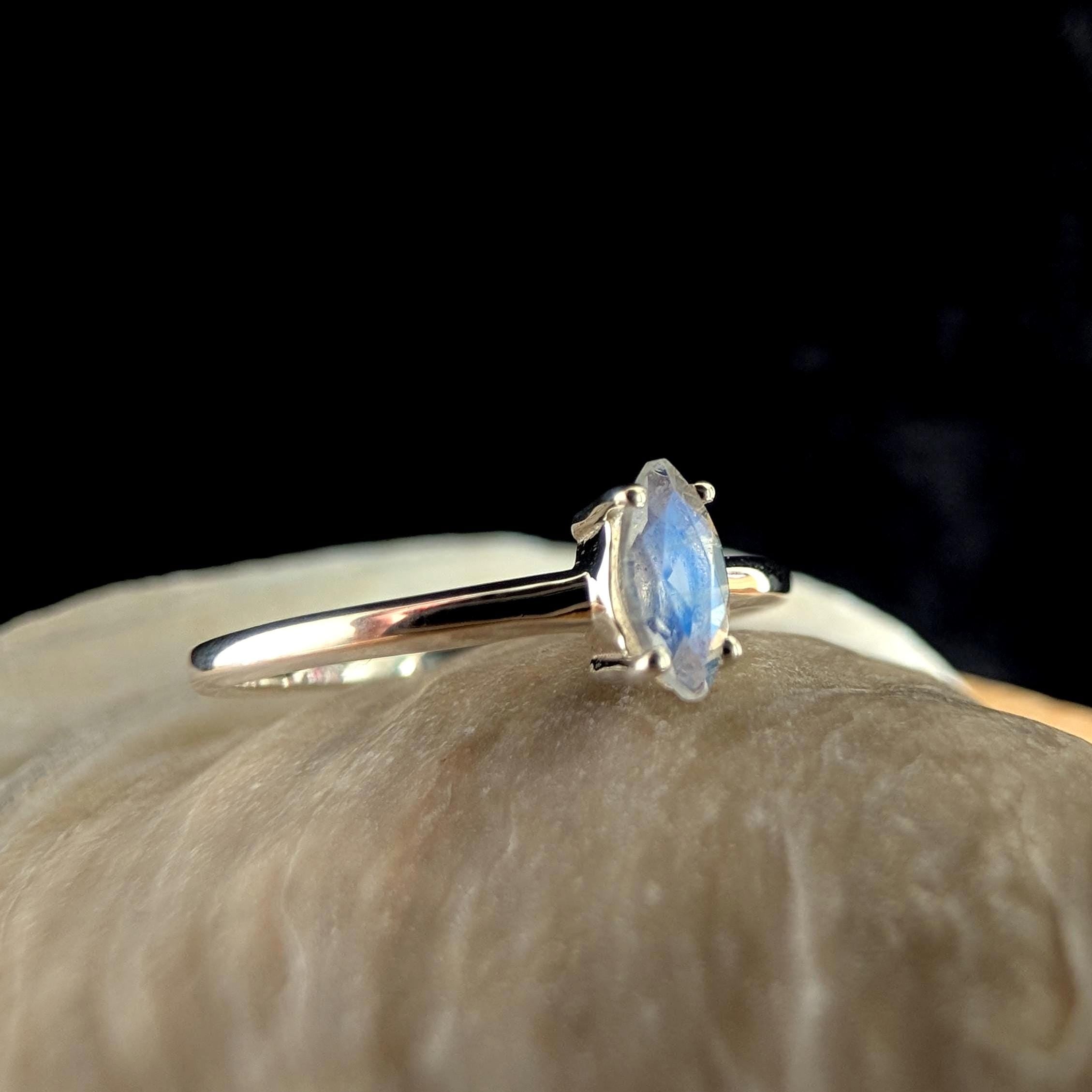 Natural rainbow moonstone minimalist ring | 925 sterling silver