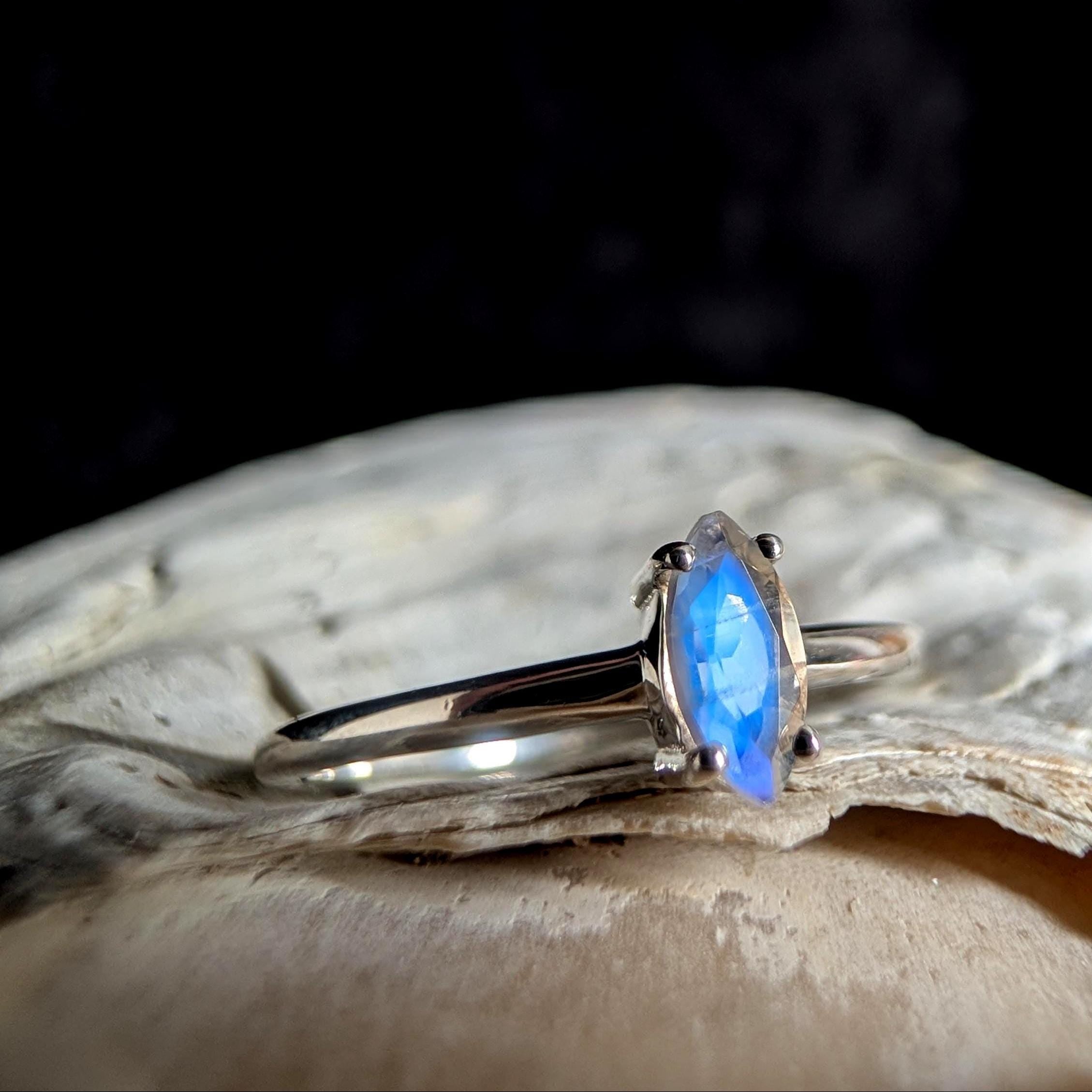 Natural rainbow moonstone minimalist ring | 925 sterling silver