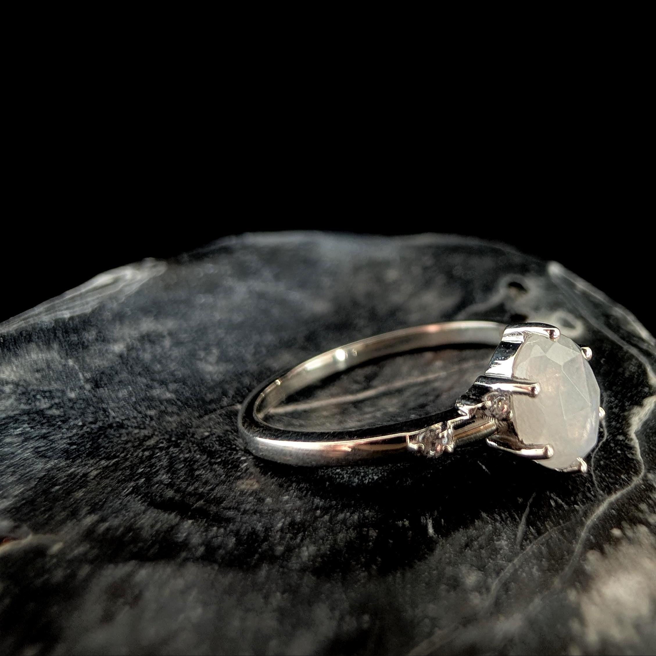 Oval rainbow moonstone and white topaz ring | 925 Sterling Silver
