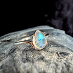 Pear cut rainbow moonstone ring | 925 Sterling Silver