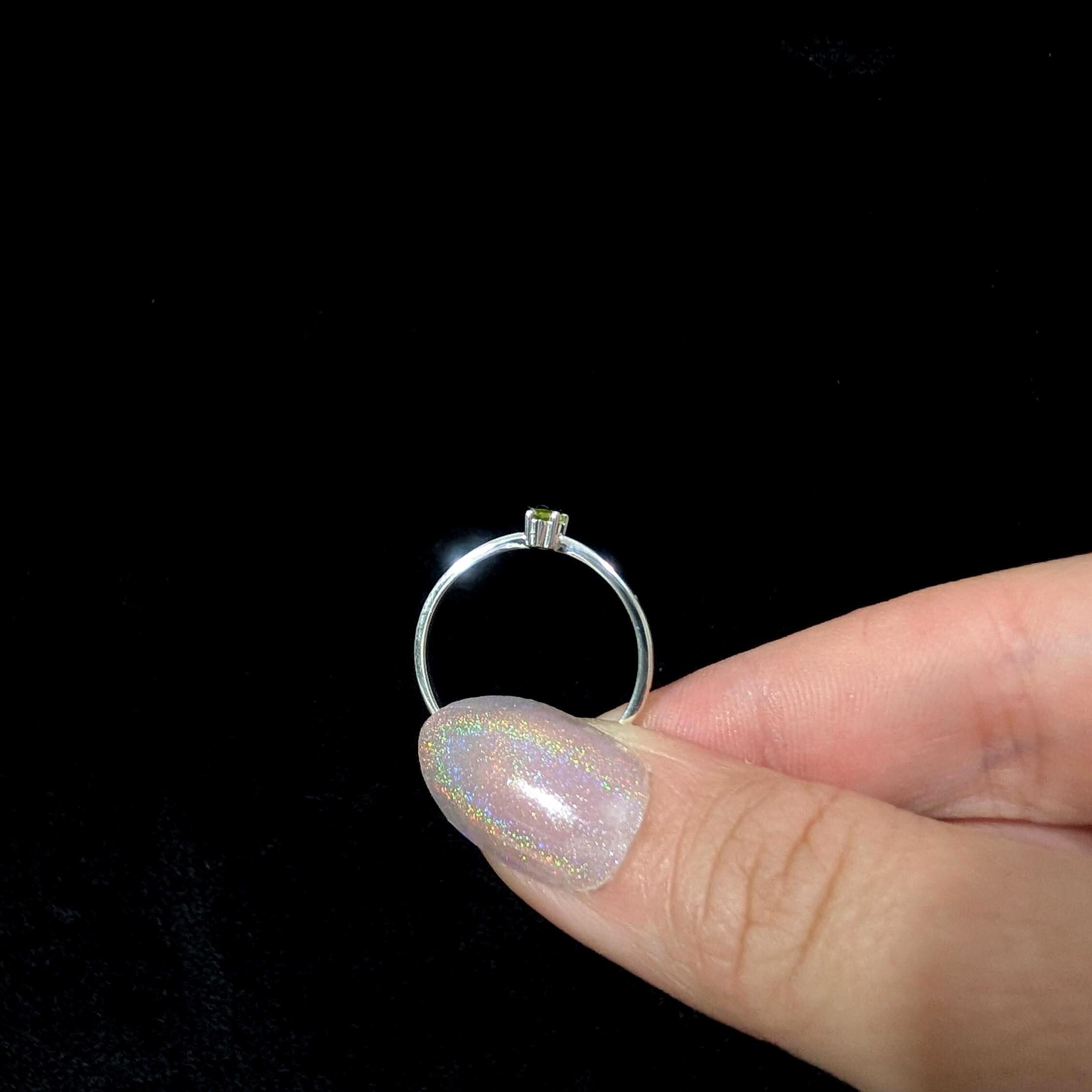 Minimalist peridot stacking ring | 925 Sterling Silver