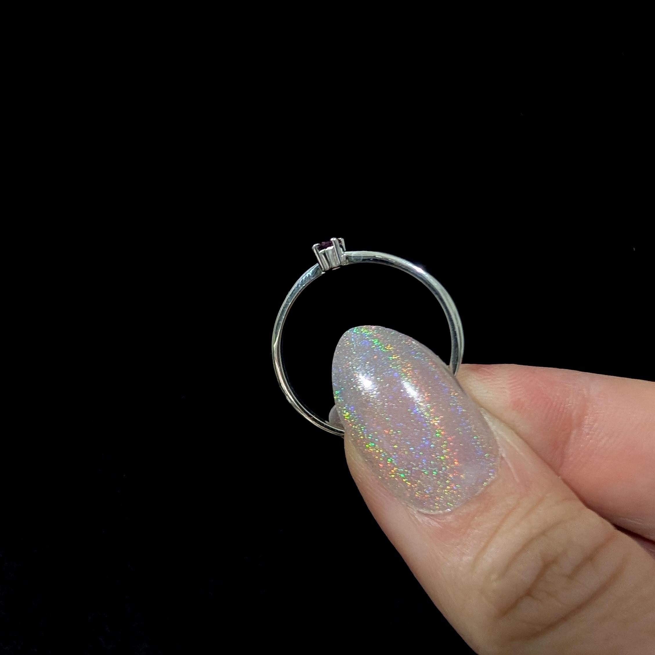 Minimalist rhodolite garnet ring | 925 Sterling Silver