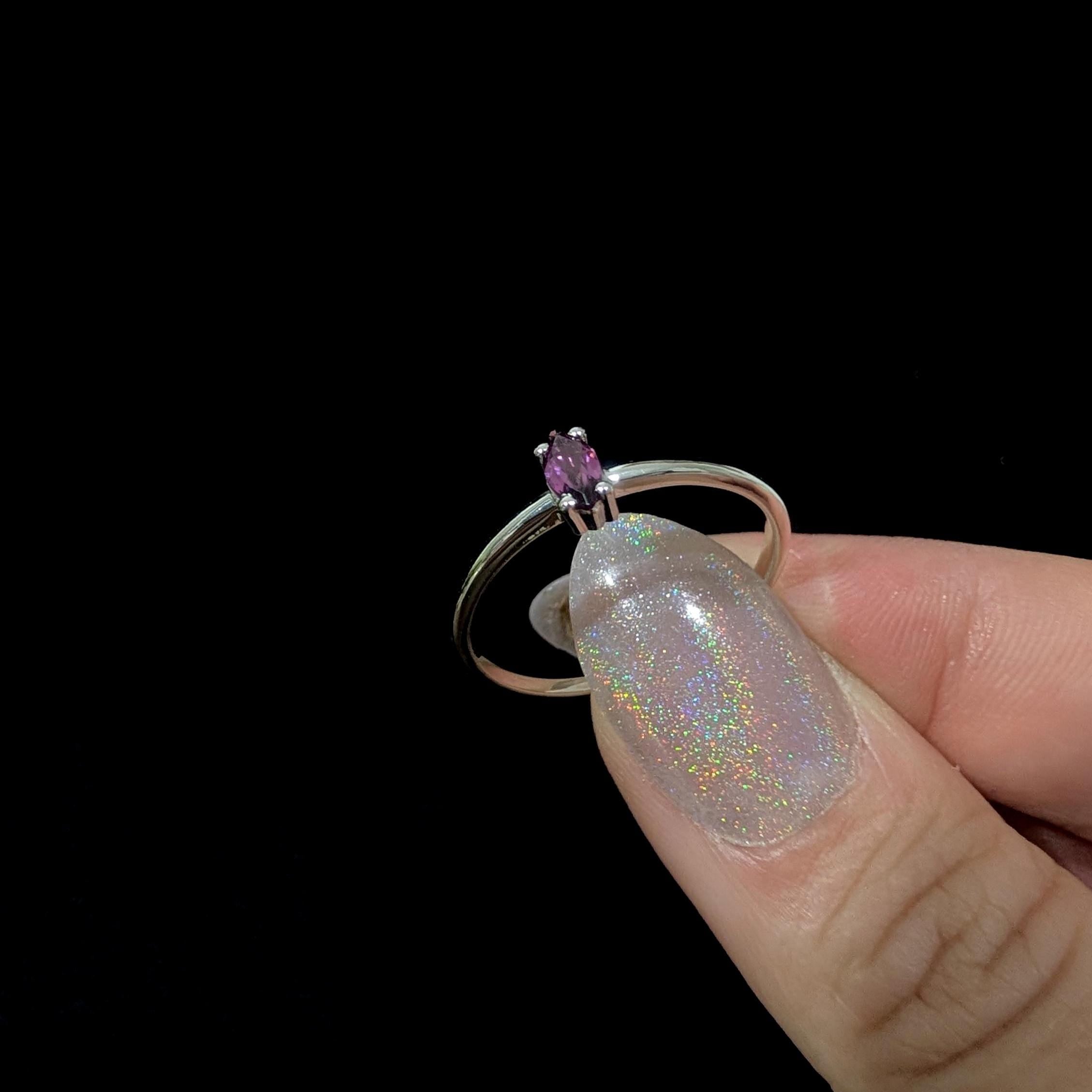 Minimalist rhodolite garnet ring | 925 Sterling Silver
