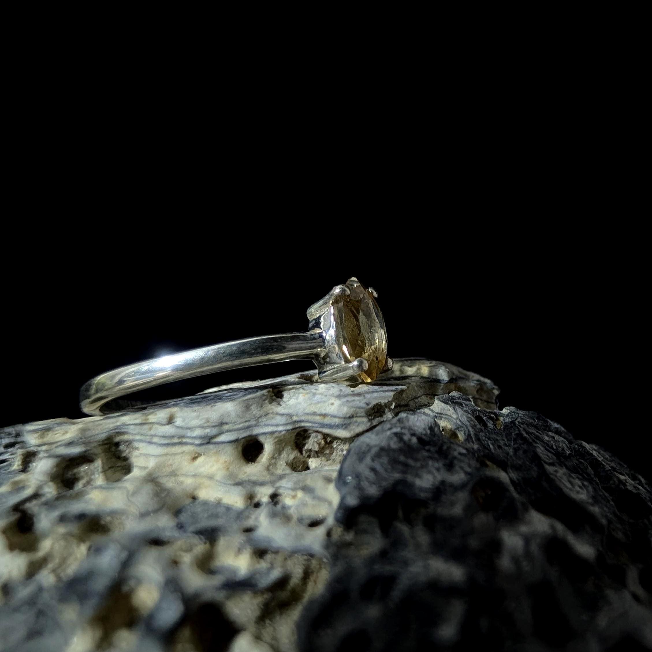 Minimalist natural citrine ring | 925 Sterling Silver