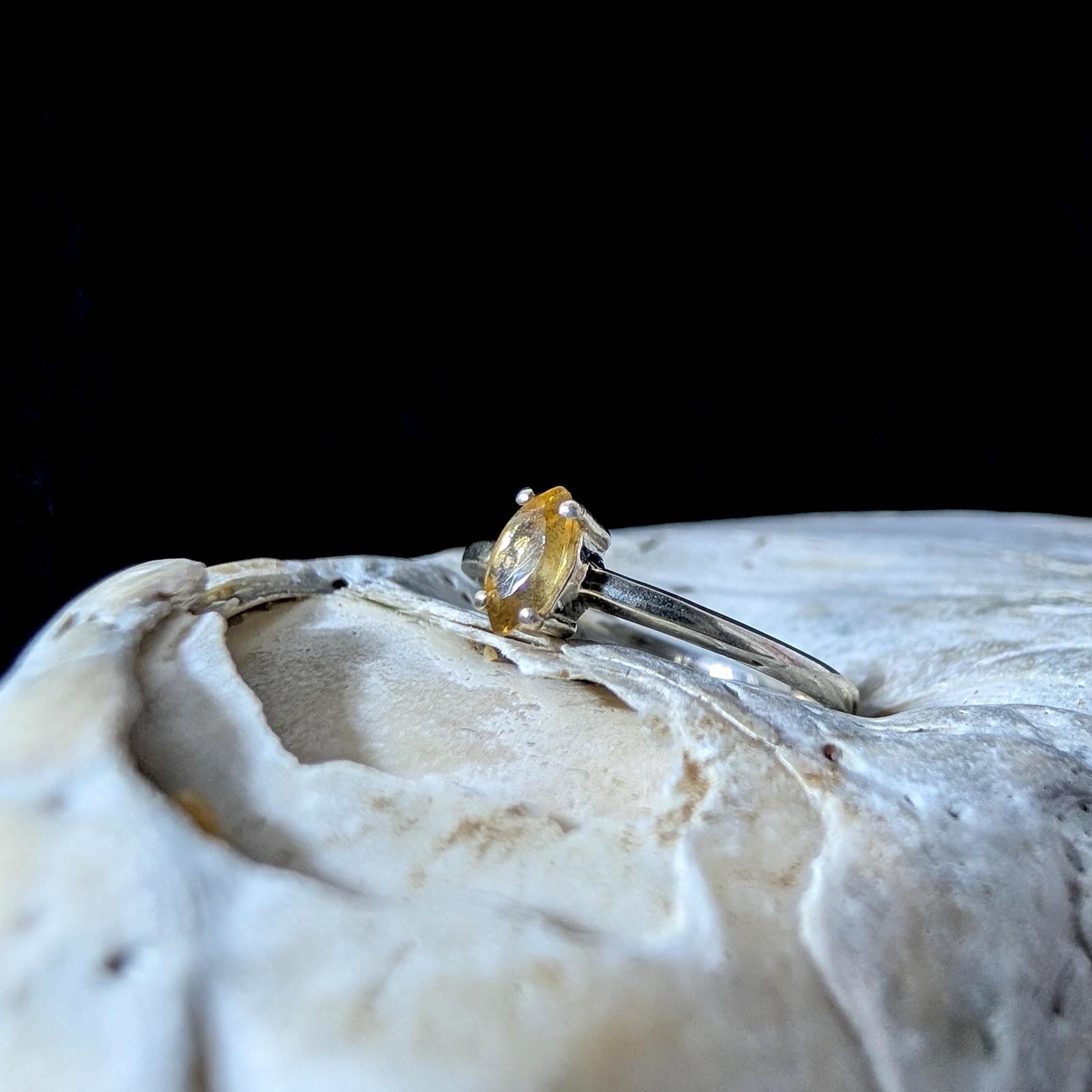 Minimalist natural citrine ring | 925 Sterling Silver