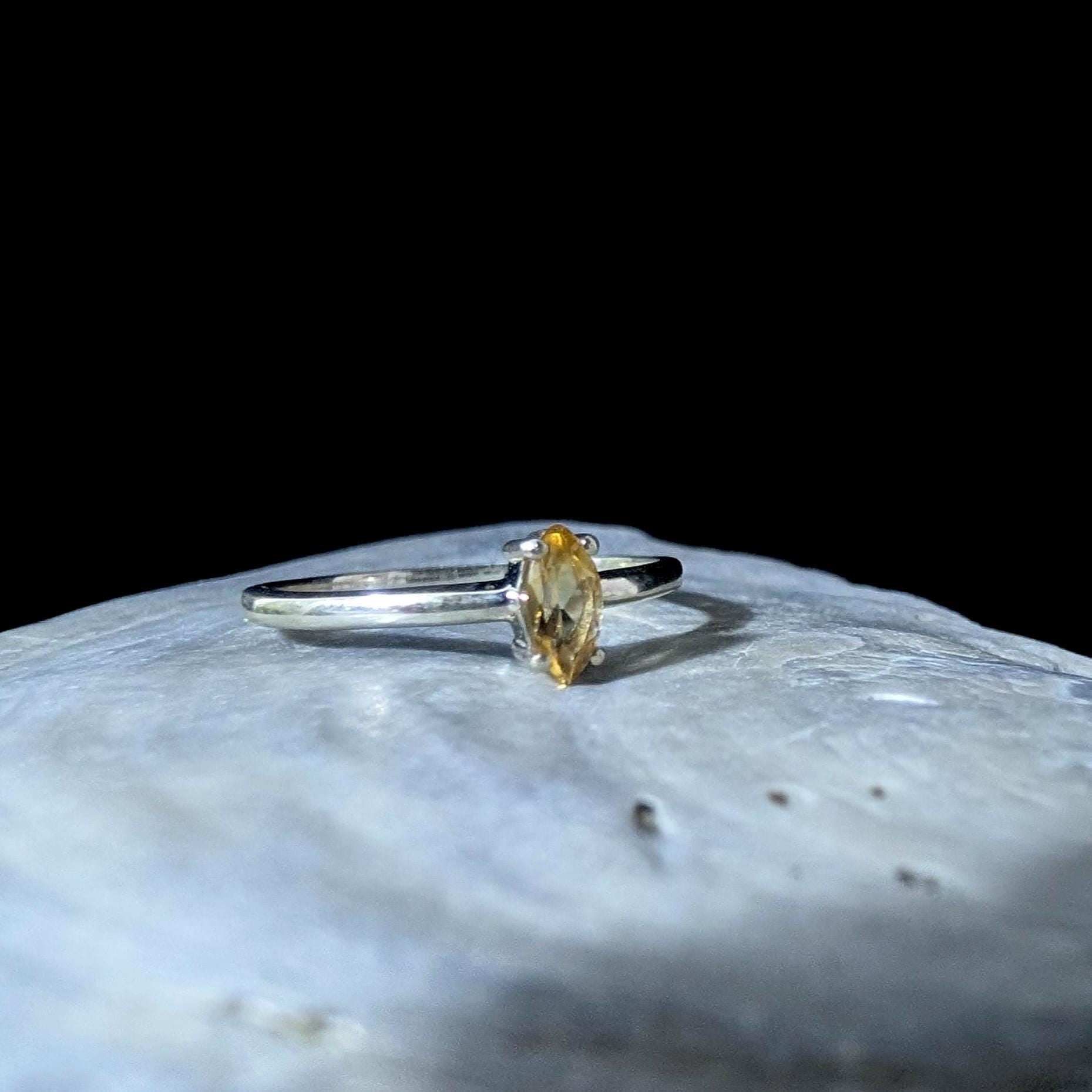 Minimalist natural citrine ring | 925 Sterling Silver