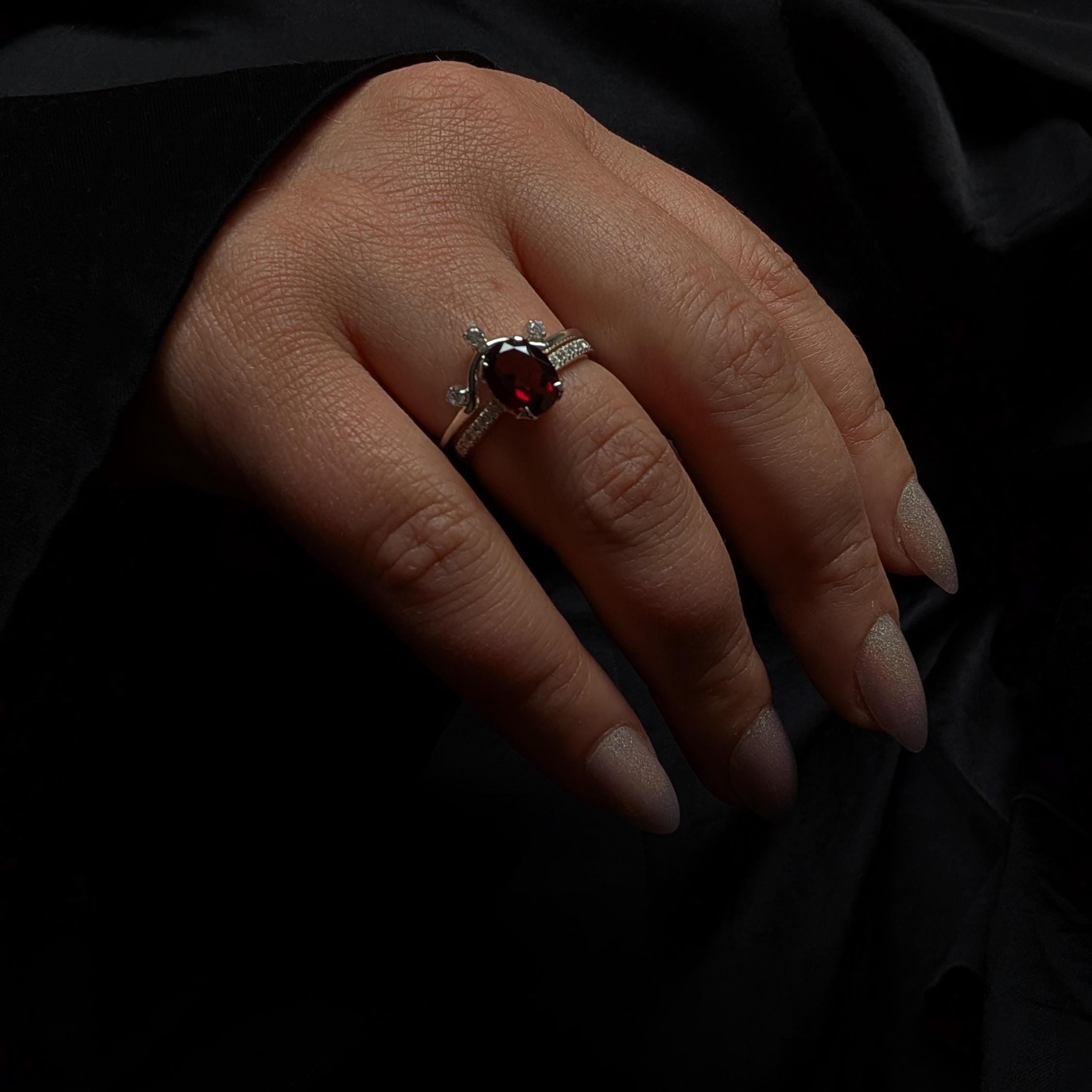 Large natural garnet and white topaz ring | 925 Sterling Silver
