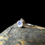 Round rainbow moonstone and white topaz ring | 925 sterling silver
