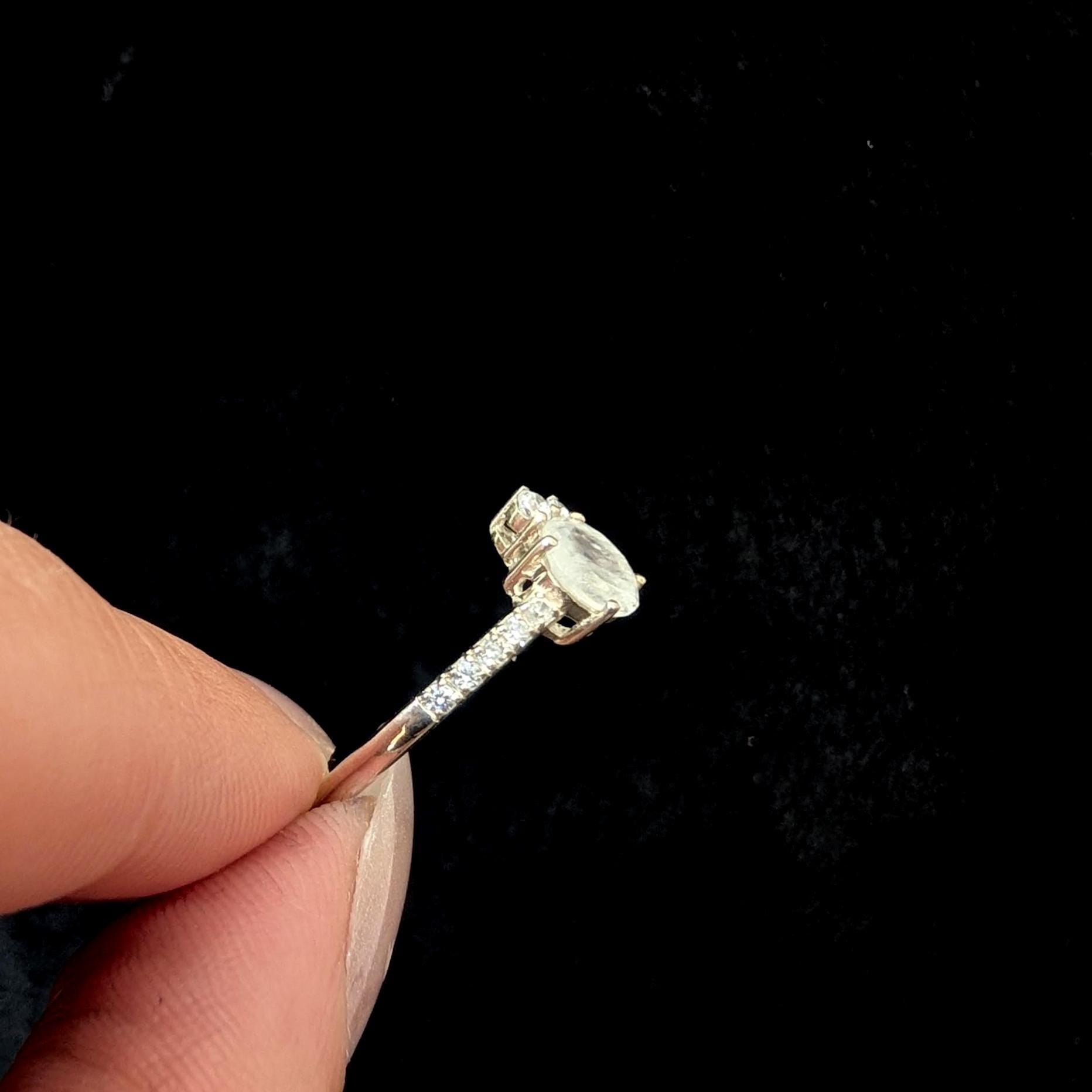 Round rainbow moonstone and white topaz ring | 925 sterling silver
