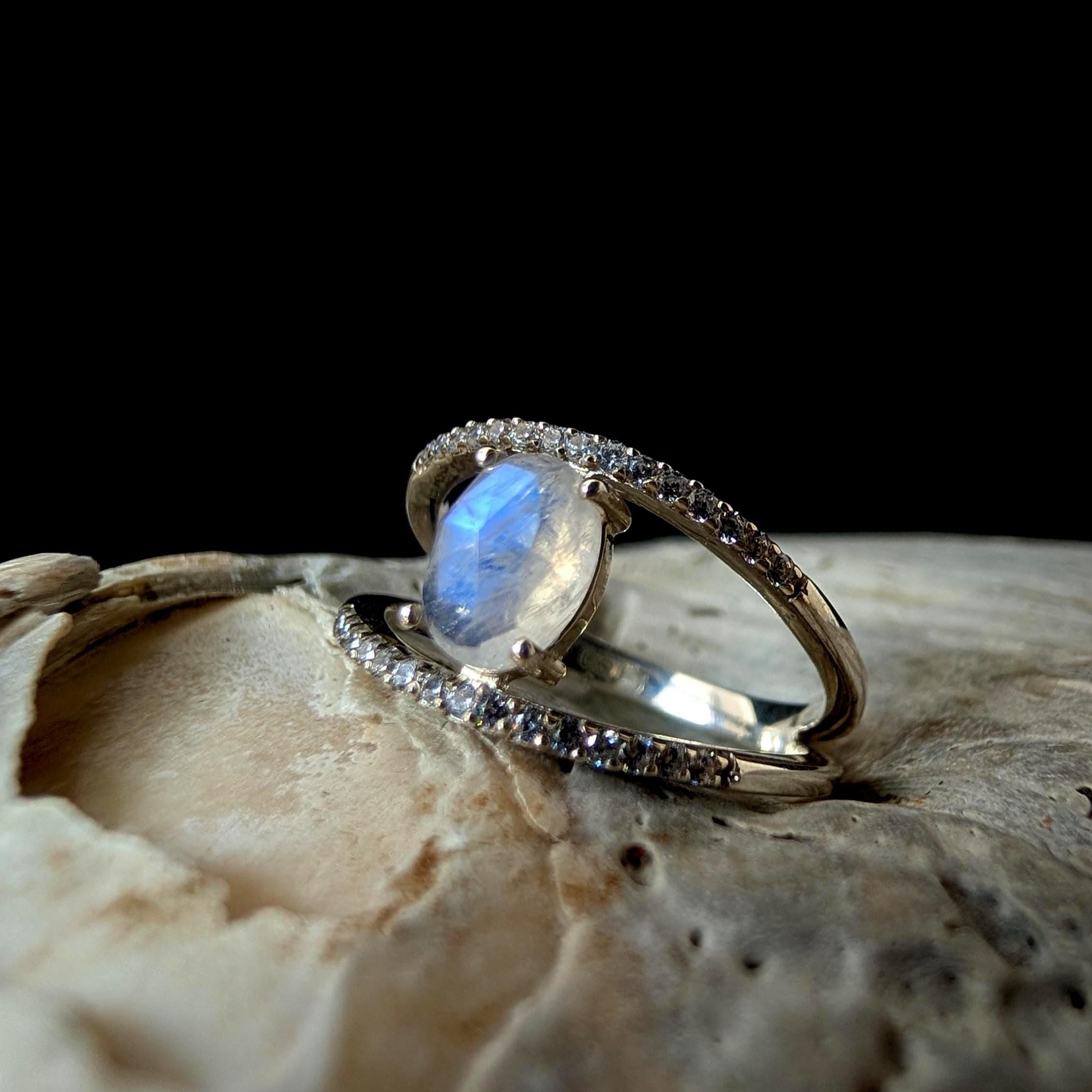 Double band rainbow moonstone & white topaz ring | 925 Sterling Silver