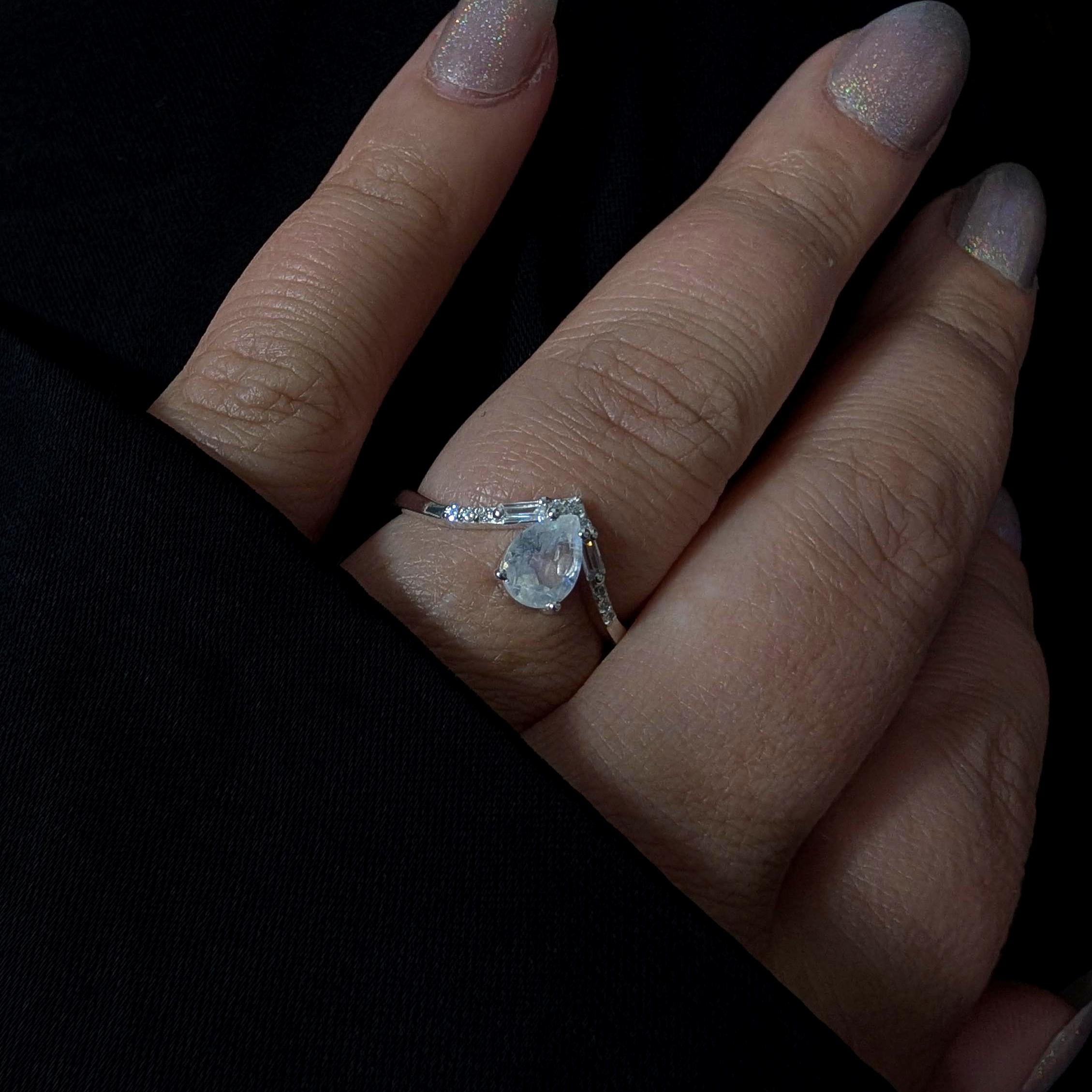 Elegant rainbow moonstone & blue topaz ring | 925 Sterling Silver