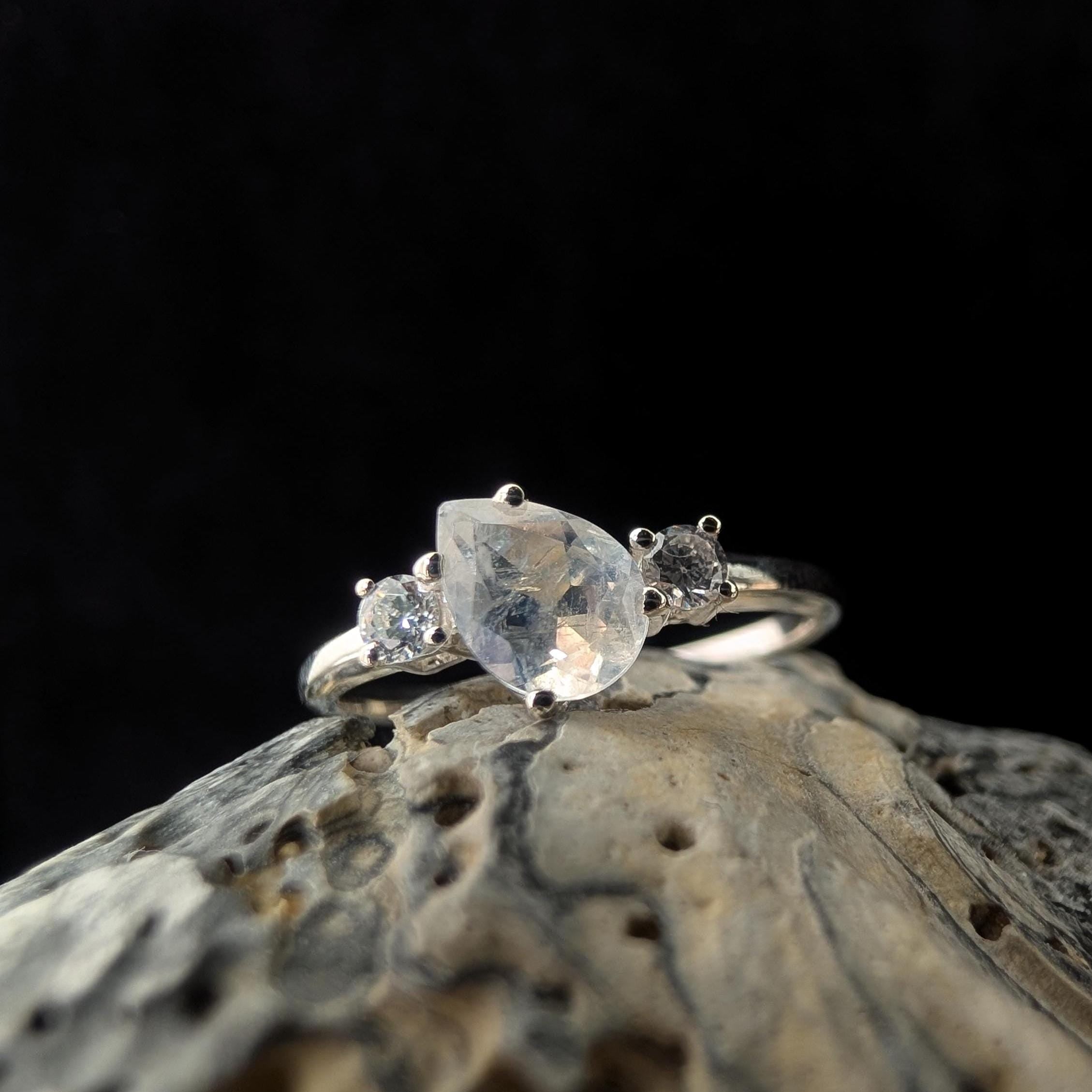 Pear rainbow moonstone and white topaz ring | 925 Sterling Silver