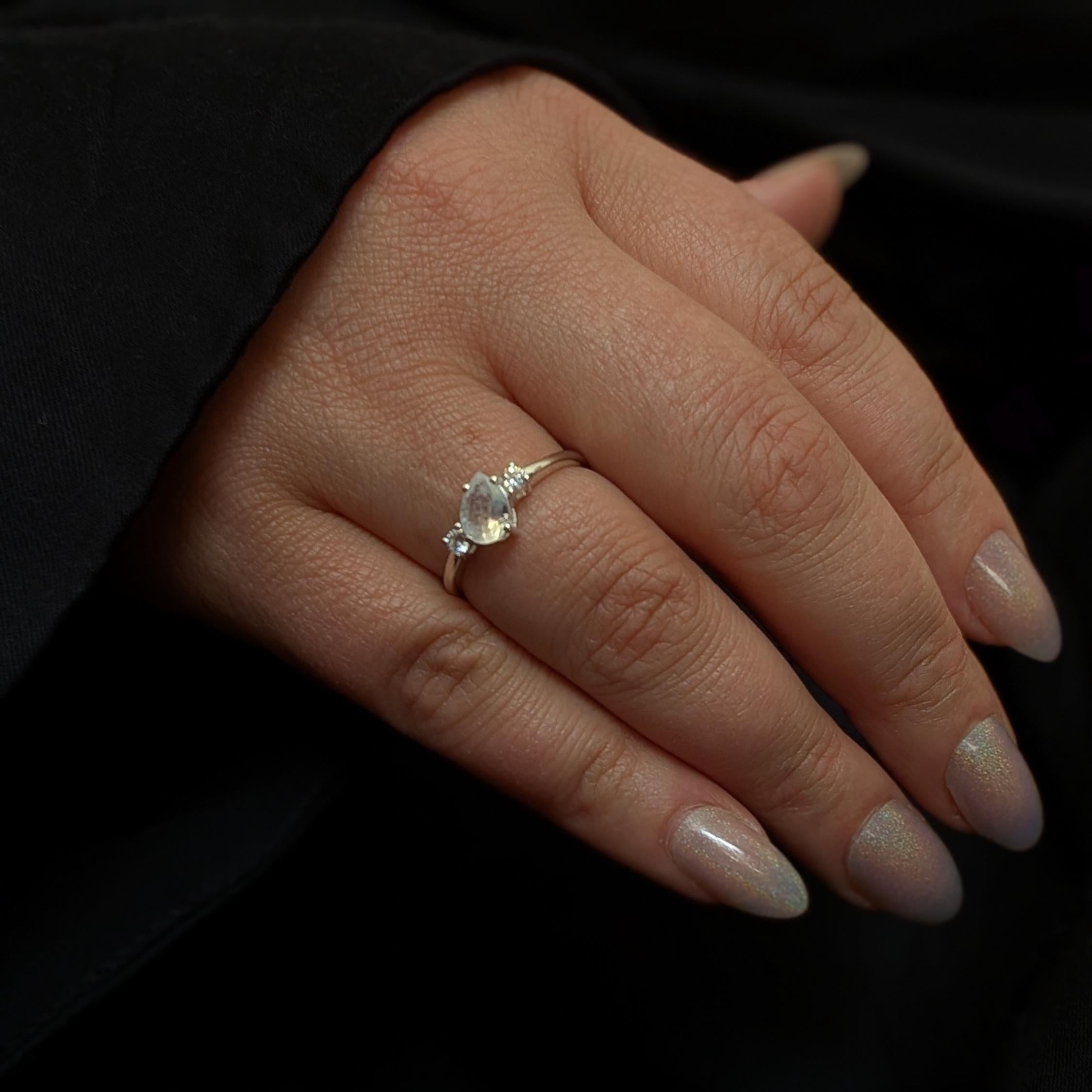 Pear rainbow moonstone and white topaz ring | 925 Sterling Silver