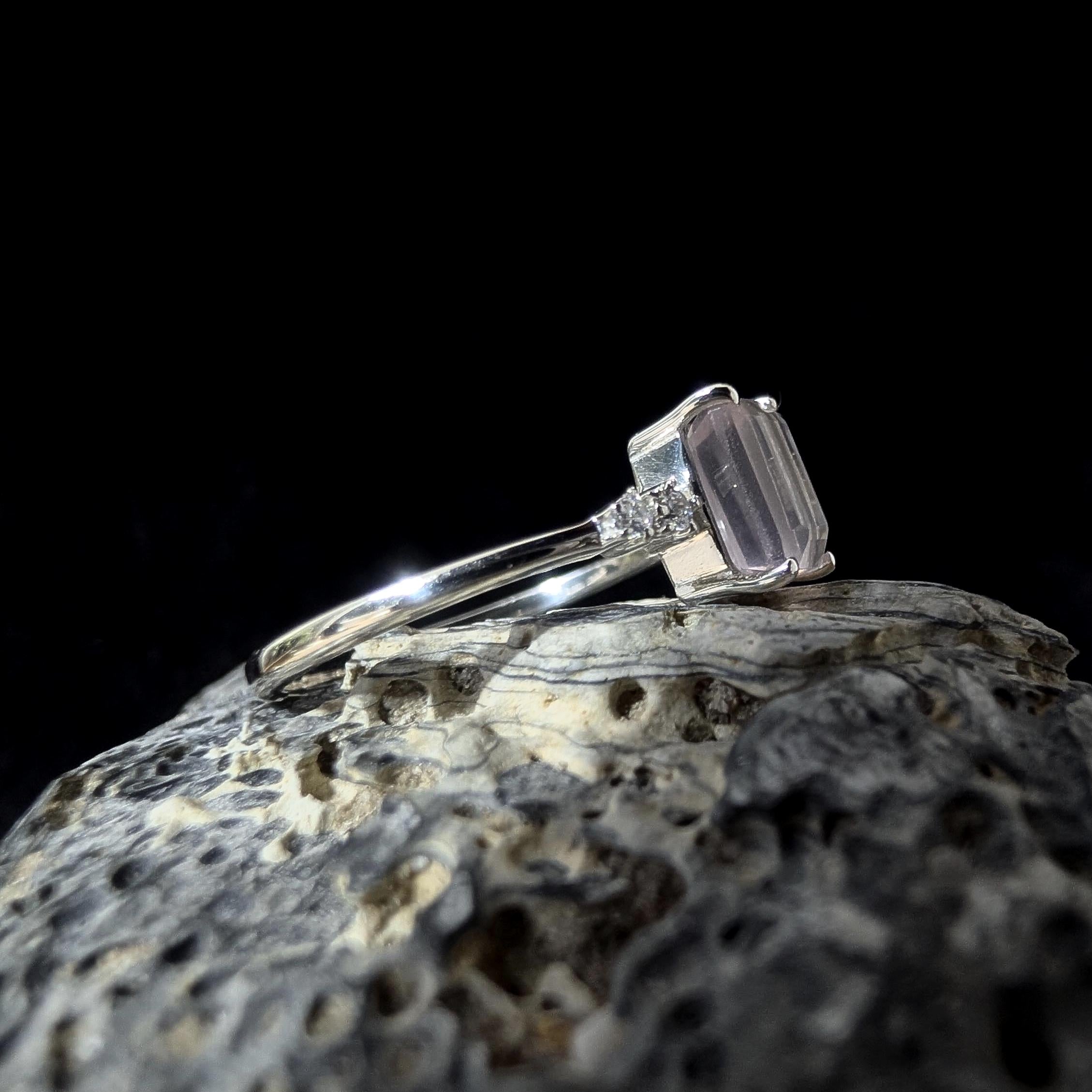 Elegant natural pink quartz and white topaz ring | 925 sterling silver