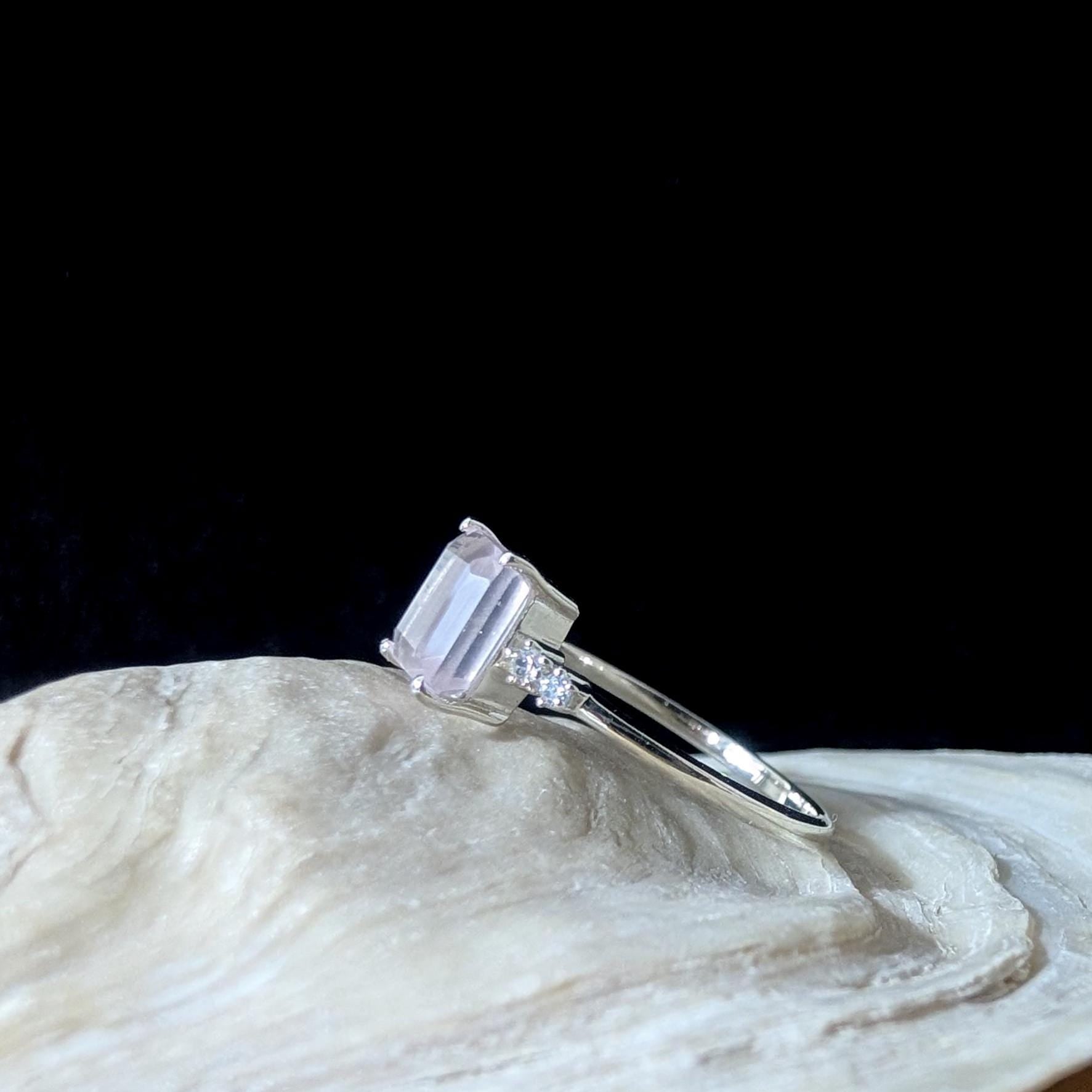 Elegant natural pink quartz and white topaz ring | 925 sterling silver