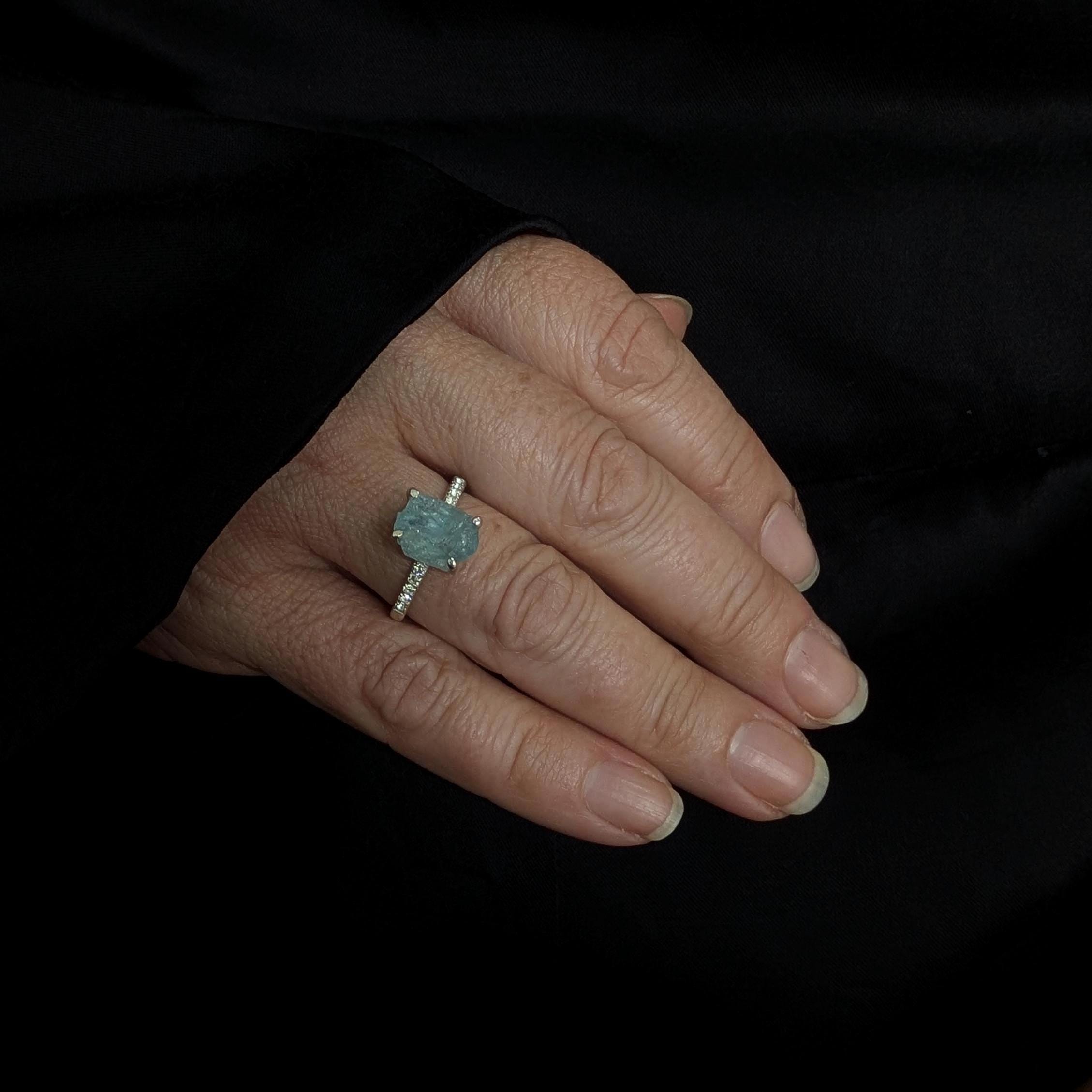 Raw natural aquamarine and white topaz ring | 925 sterling silver