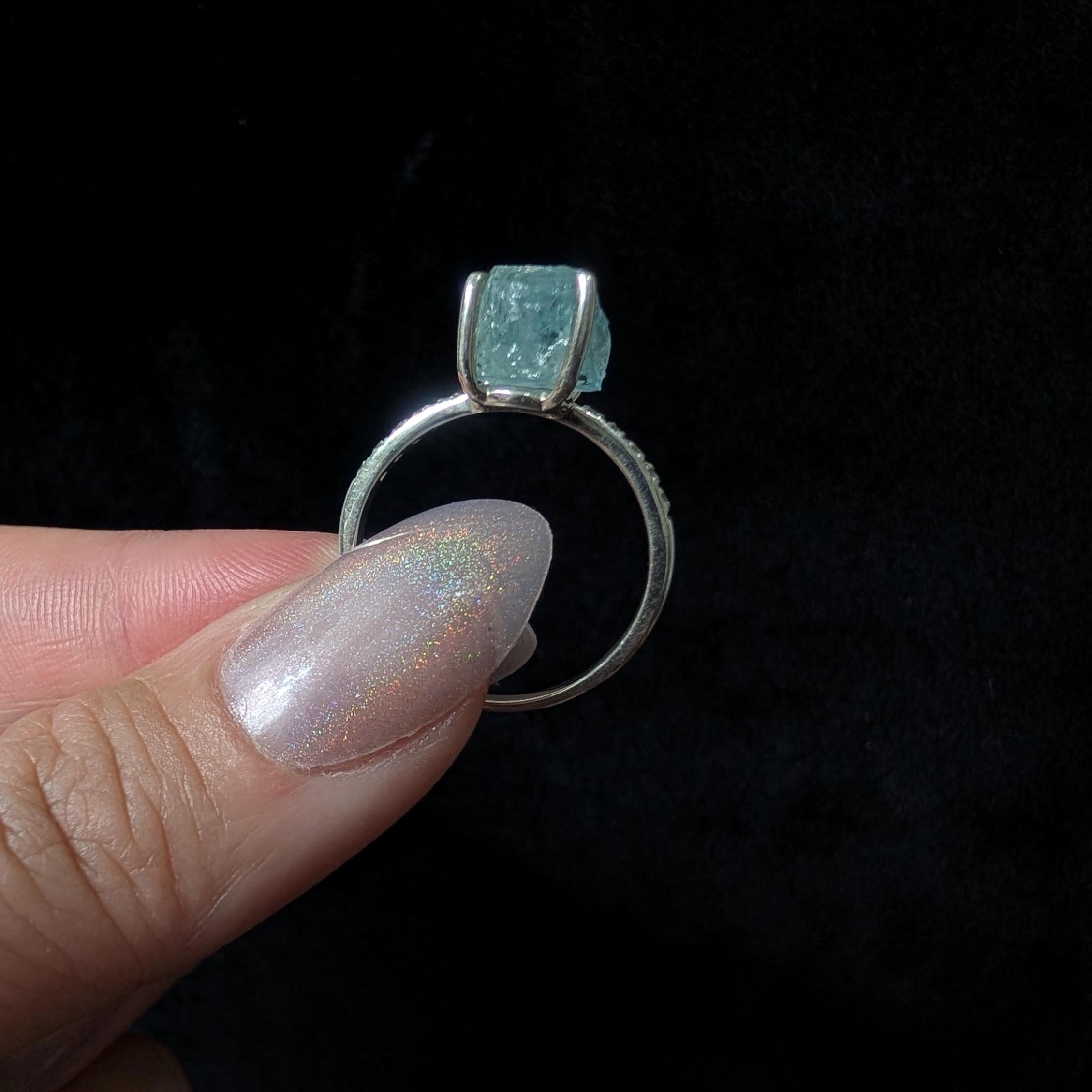 Raw natural aquamarine and white topaz ring | 925 sterling silver