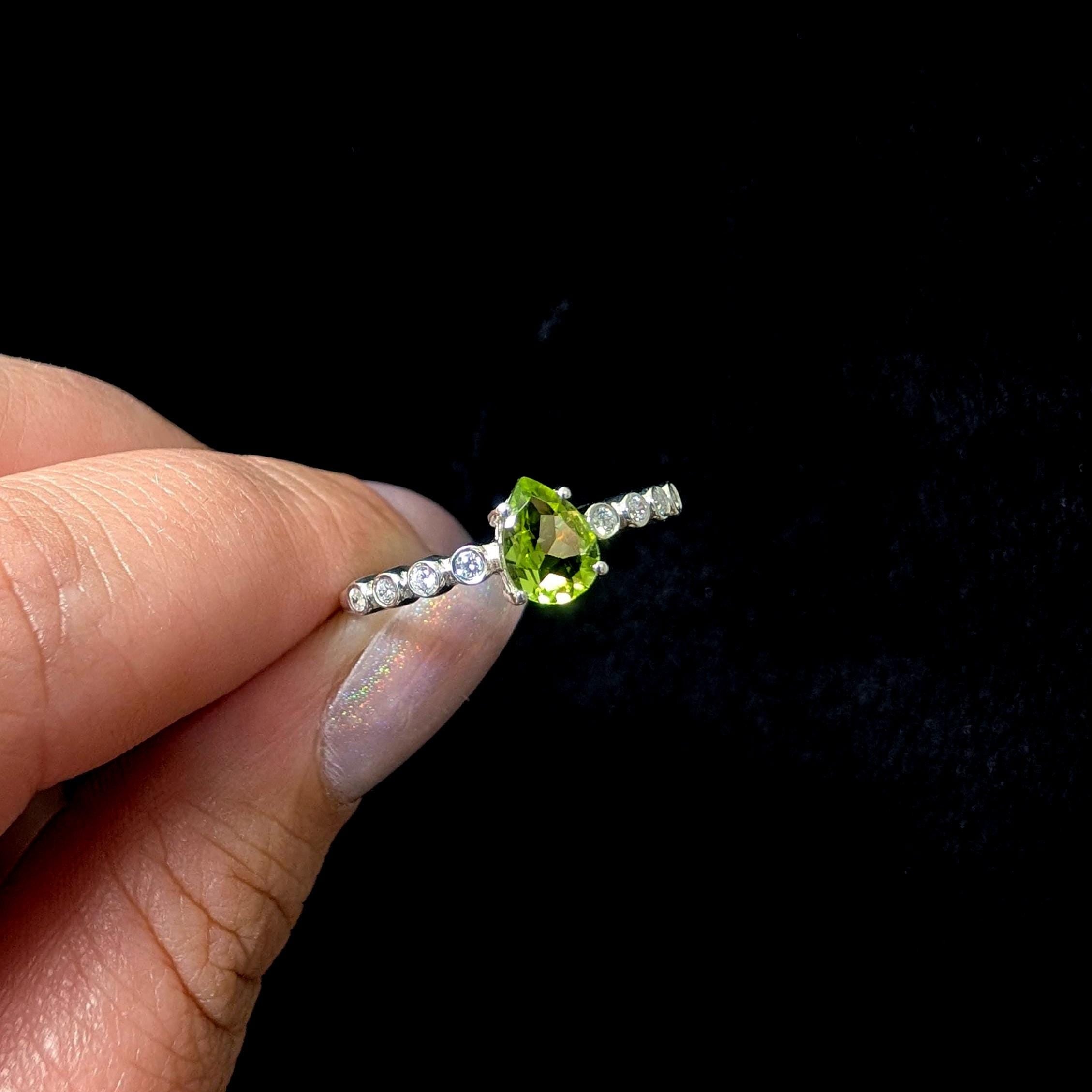 Peridot statement ring | 925 Sterling Silver