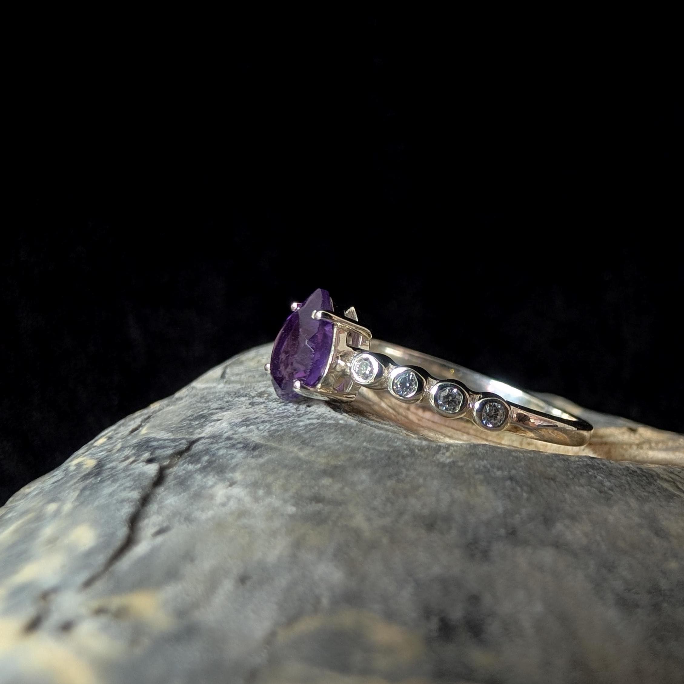 Statement amethyst and white topaz ring | 925 Sterling Silver