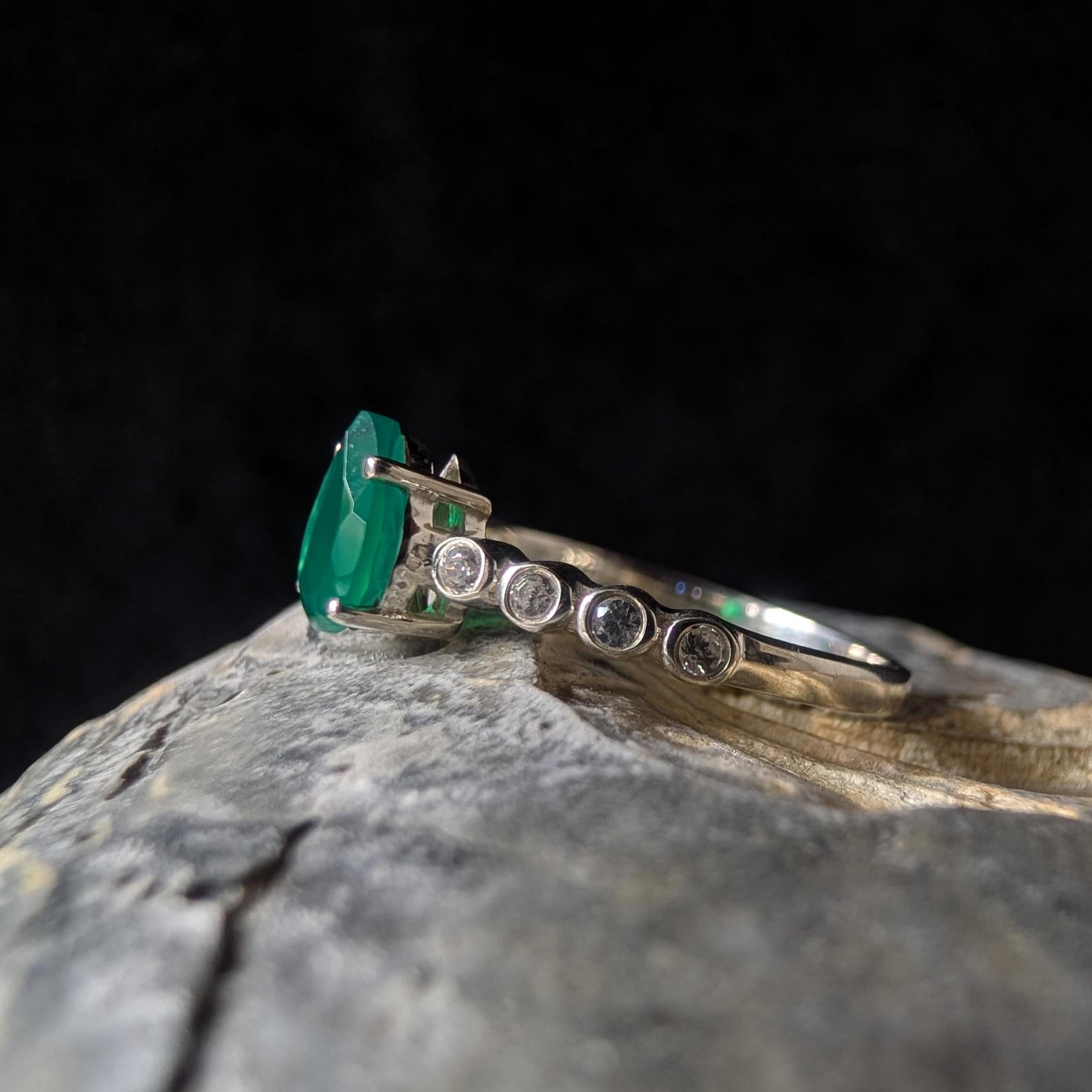 Statement green onyx and white topaz ring | 925 sterling silver