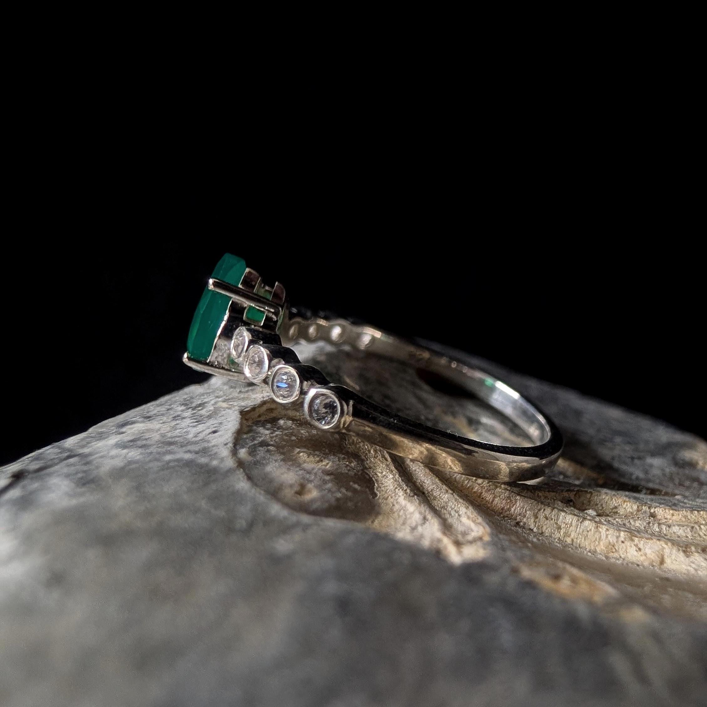 Statement green onyx and white topaz ring | 925 sterling silver