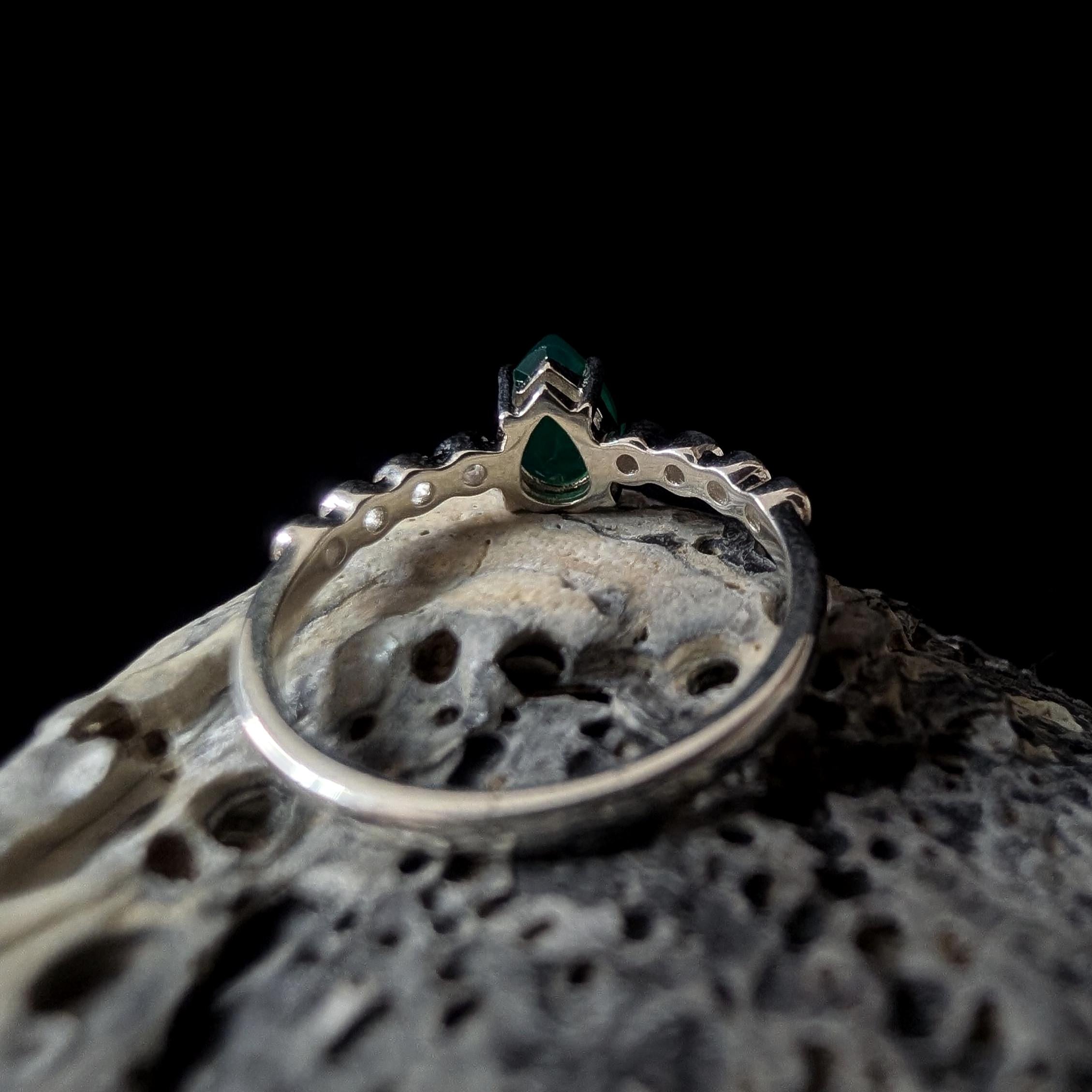 Statement green onyx and white topaz ring | 925 sterling silver