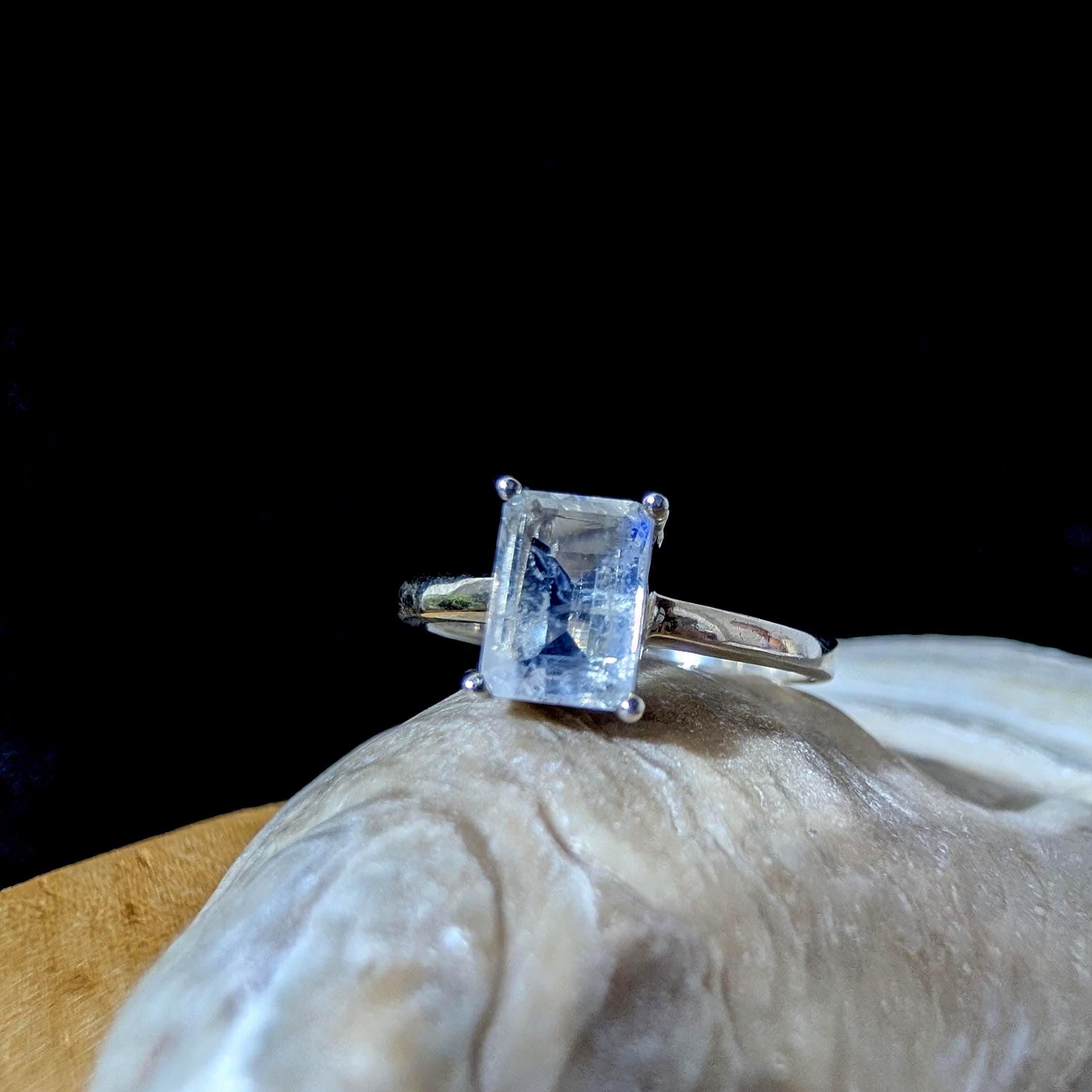 Elegant rainbow moonstone ring | 925 Sterling Silver