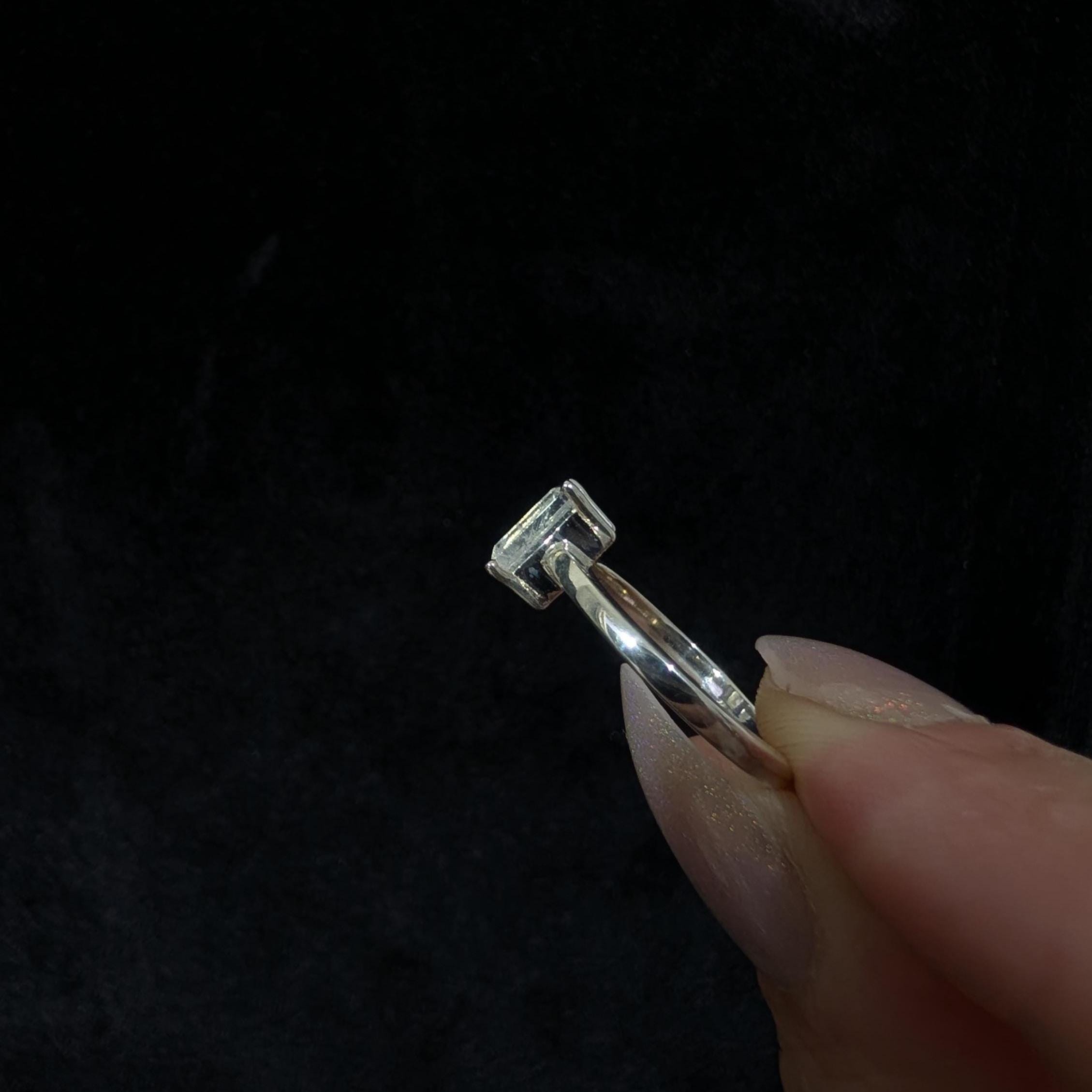Elegant rainbow moonstone ring | 925 Sterling Silver