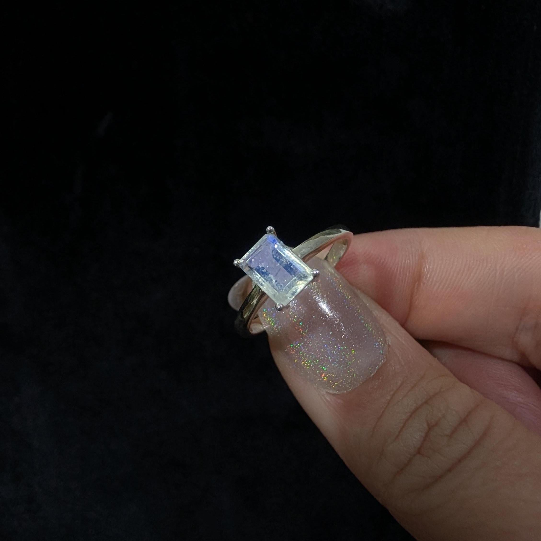 Elegant rainbow moonstone ring | 925 Sterling Silver