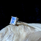 Elegant rainbow moonstone ring | 925 Sterling Silver