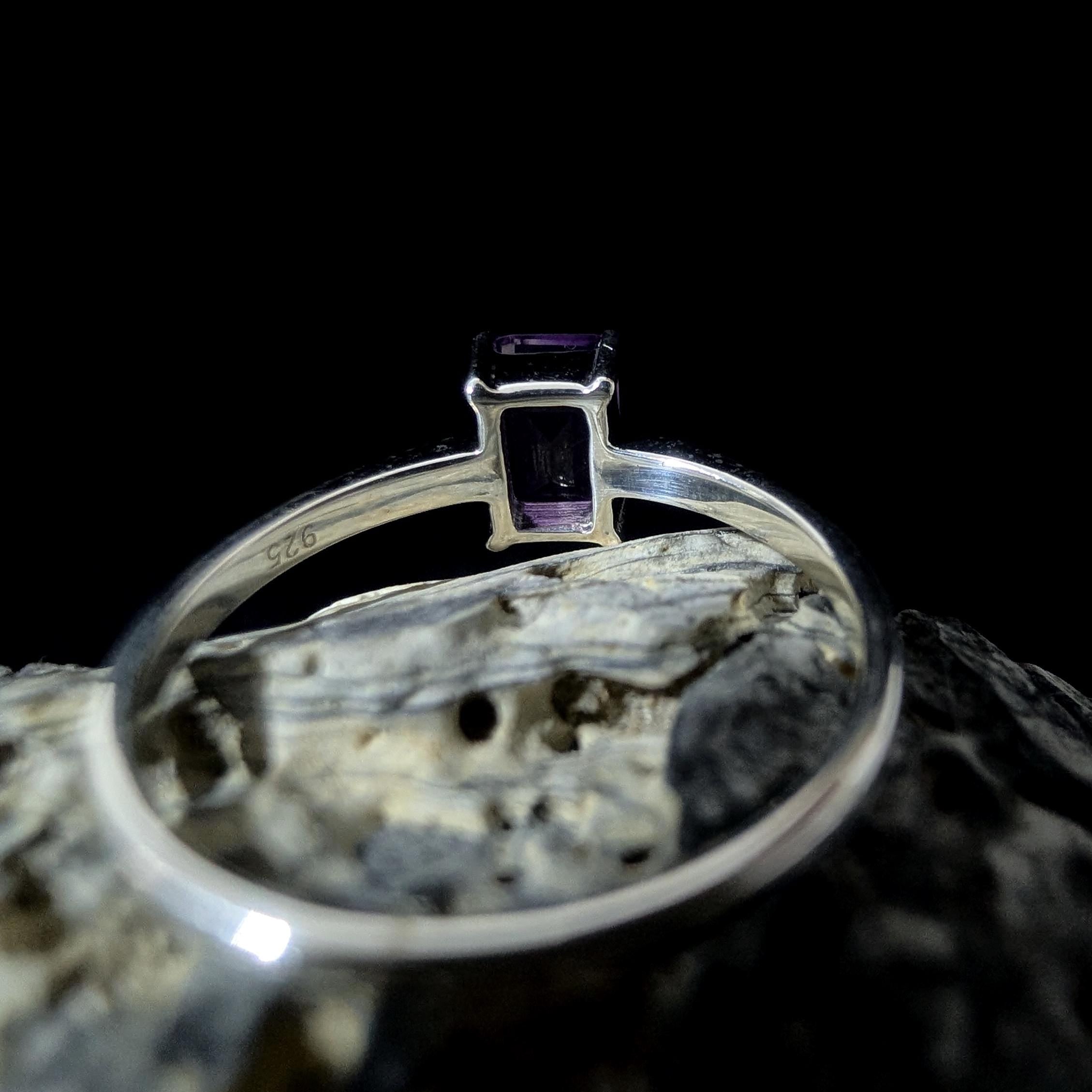 Elegant amethyst ring | 925 Sterling Silver