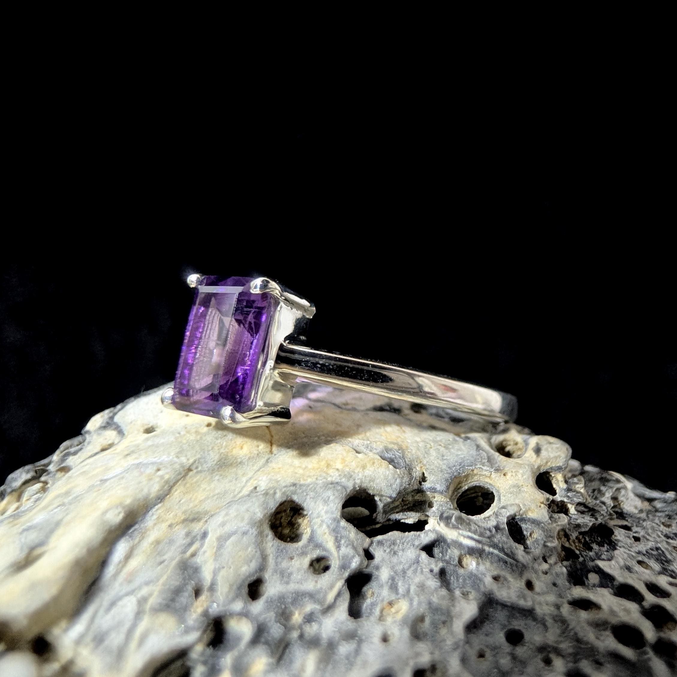 Elegant amethyst ring | 925 Sterling Silver