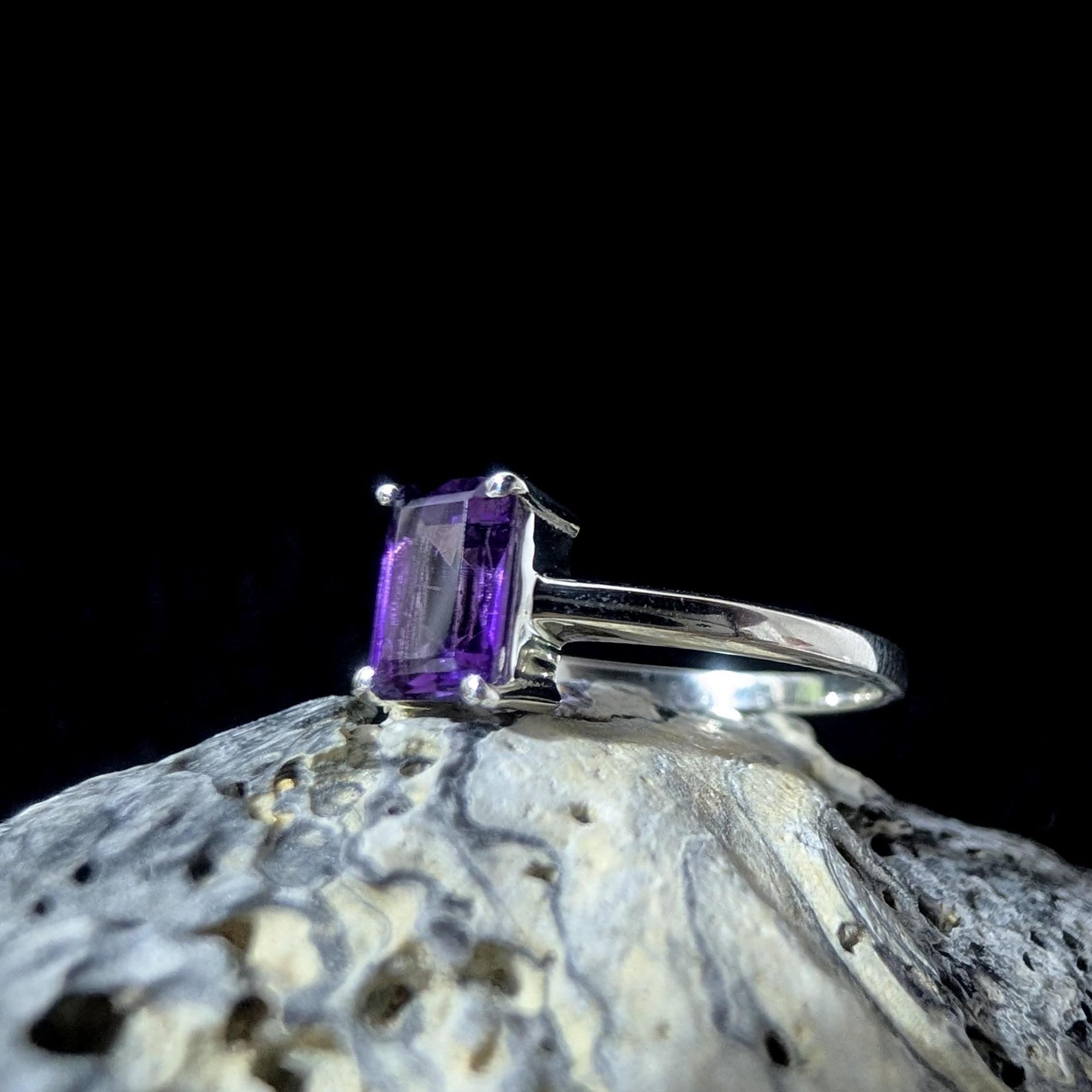 Elegant amethyst ring | 925 Sterling Silver