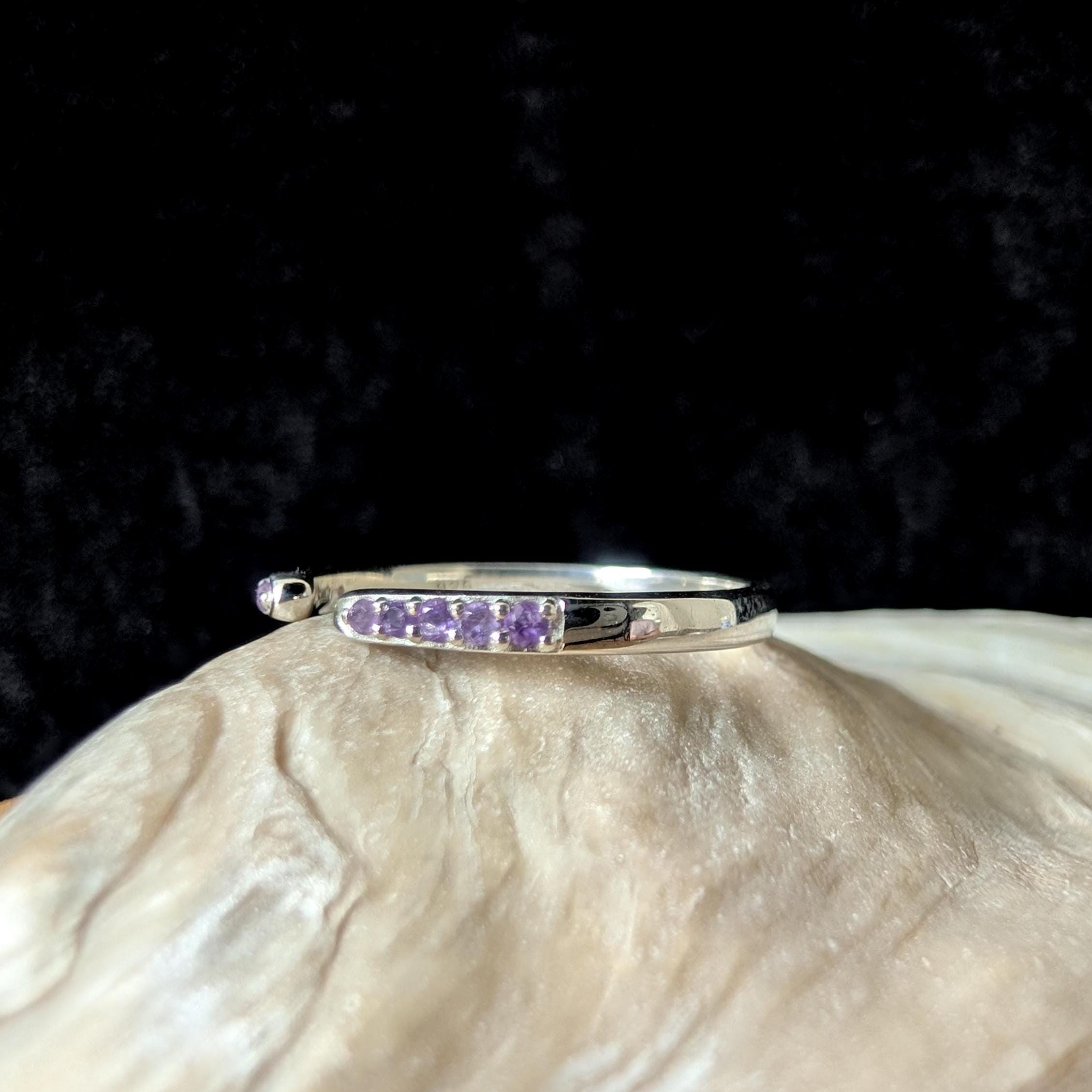 Amethyst minimalist ring with gap | 925 sterling silver