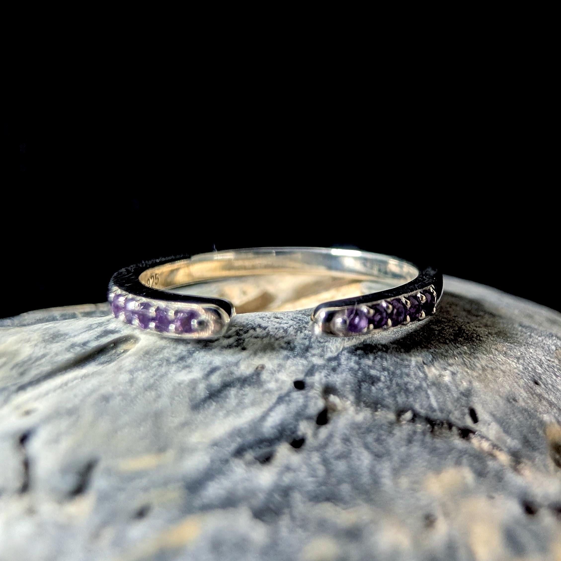 Amethyst minimalist ring with gap | 925 sterling silver