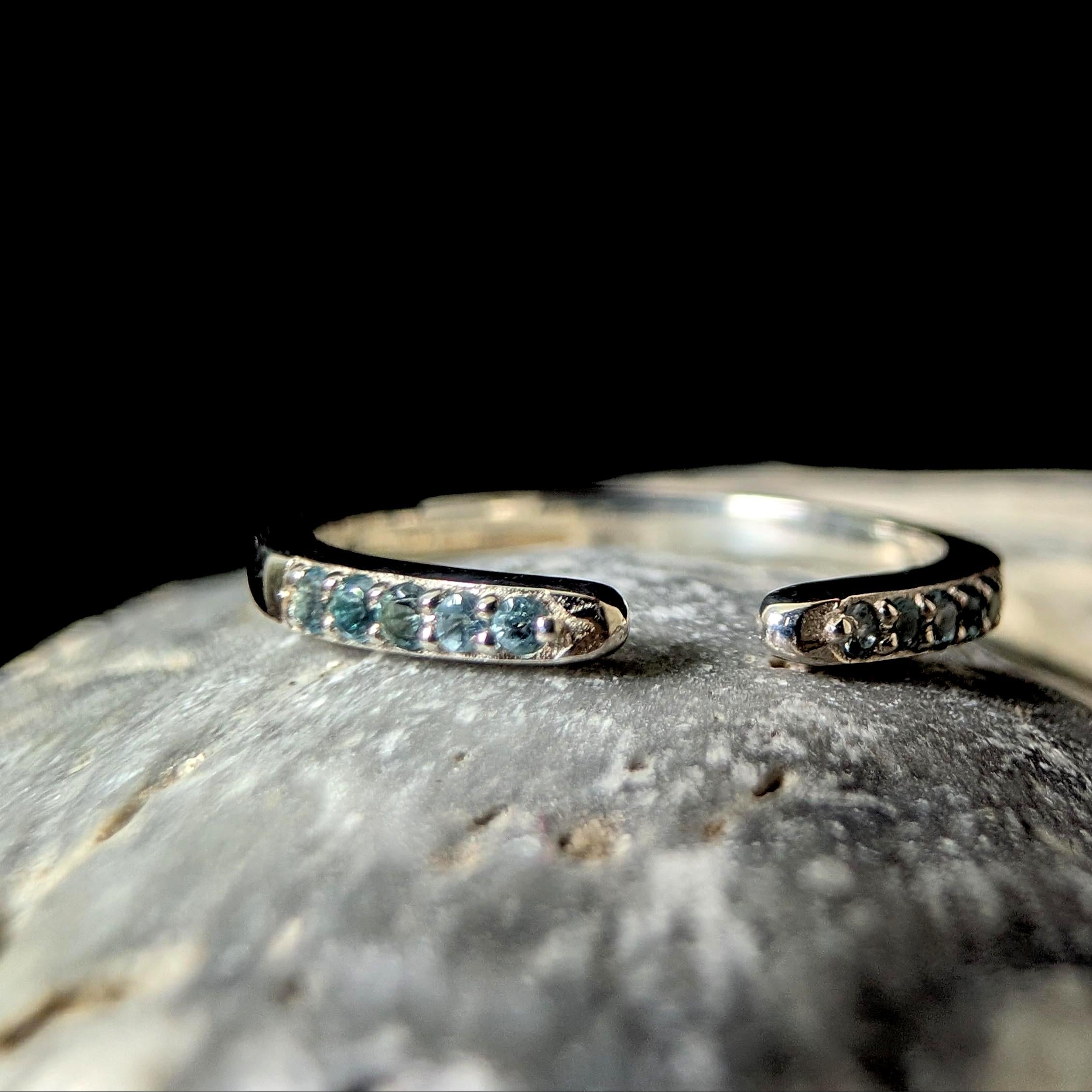 Blue topaz minimalist ring with gap | 925 Sterling Silver