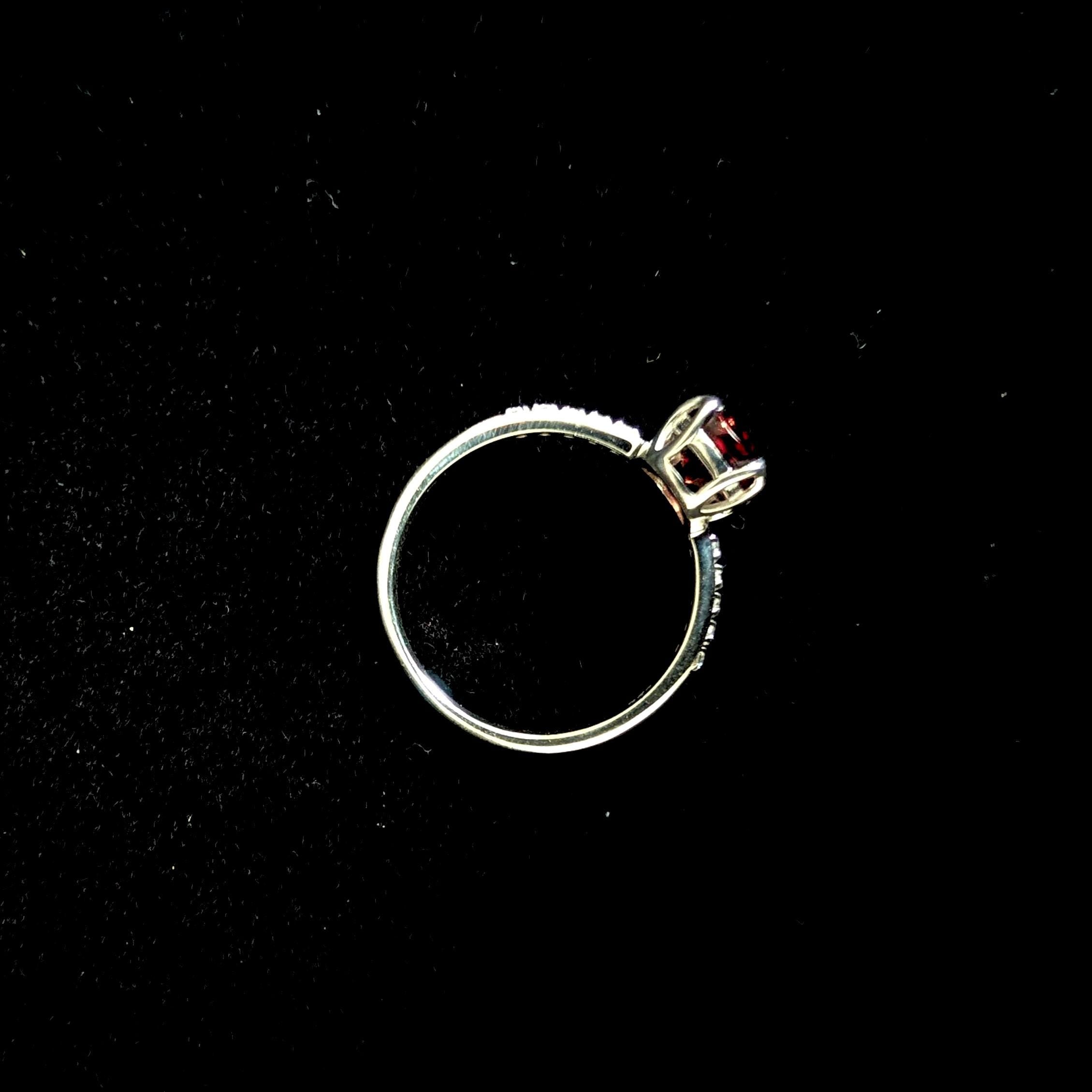 Large natural garnet and white topaz ring | 925 Sterling Silver