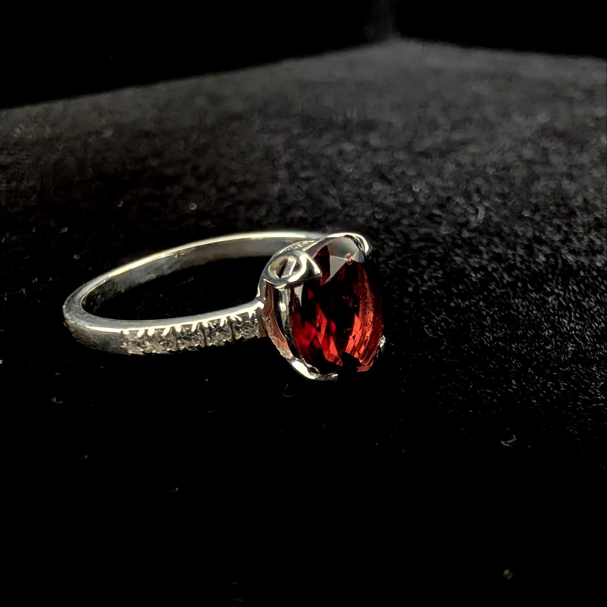 Large natural garnet and white topaz ring | 925 Sterling Silver