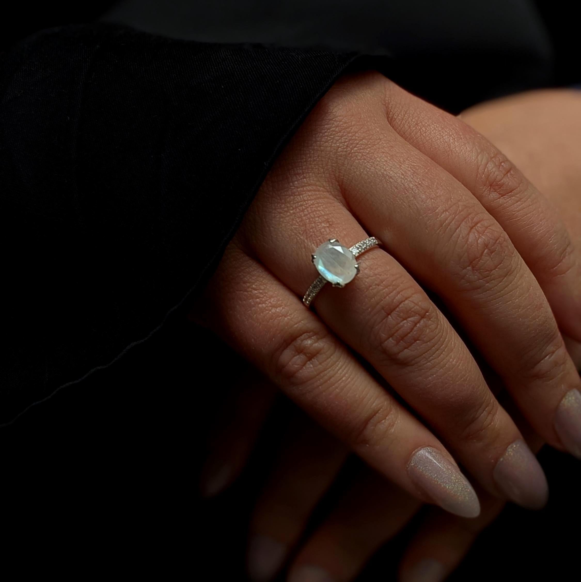 Large natural rainbow moonstone & white topaz ring | 925 Sterling Silver