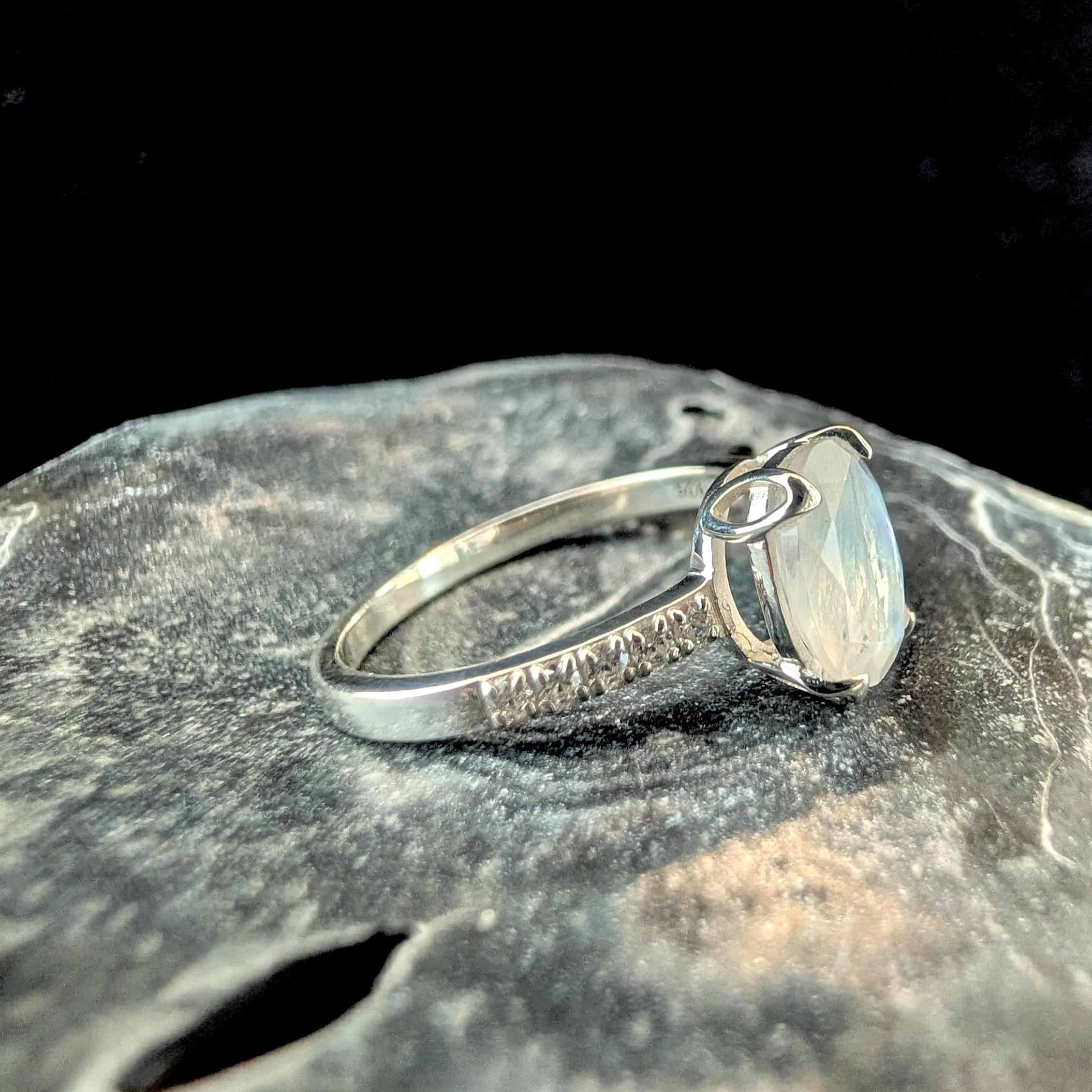 Large natural rainbow moonstone & white topaz ring | 925 Sterling Silver