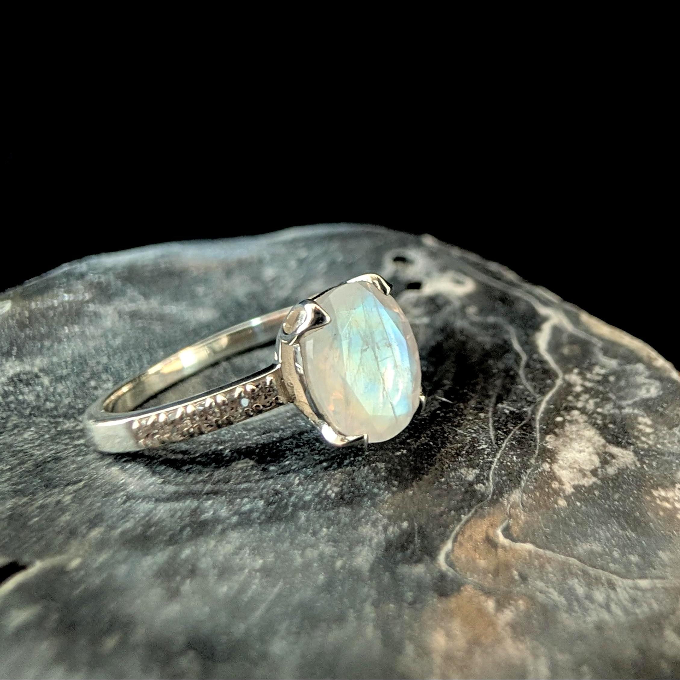 Large natural rainbow moonstone & white topaz ring | 925 Sterling Silver