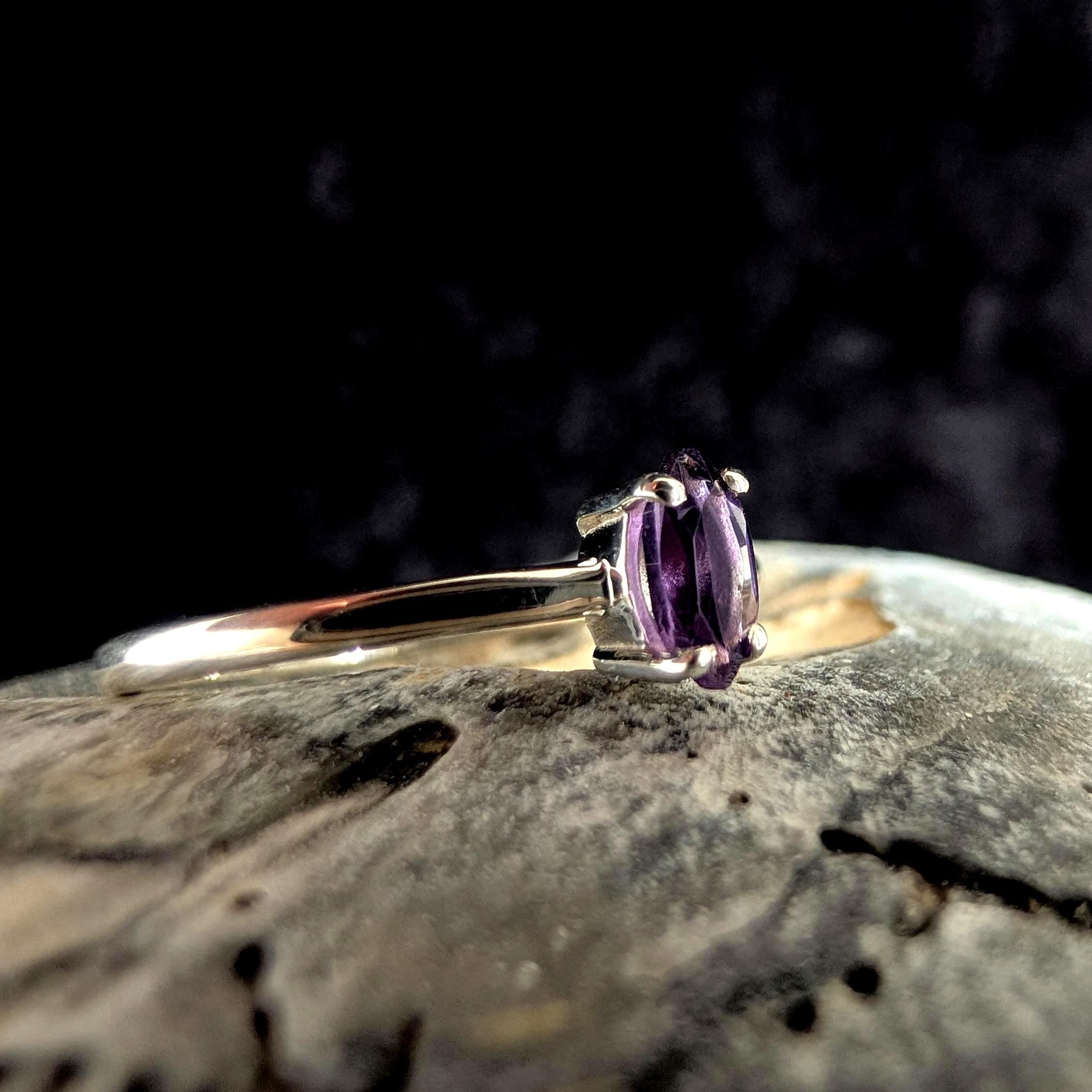 Minimalist natural amethyst ring | 925 Sterling Silver