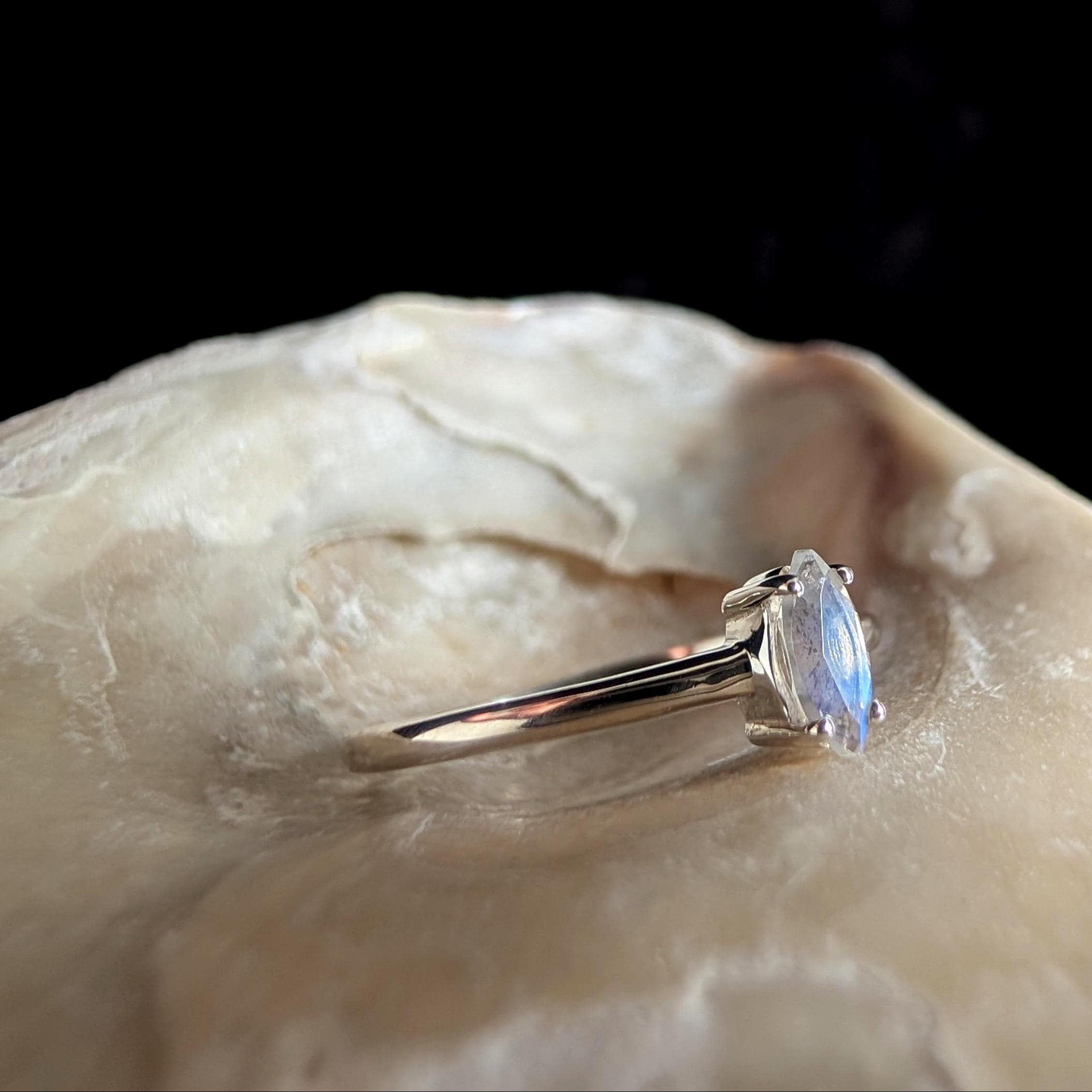 Natural rainbow moonstone minimalist ring | 925 sterling silver