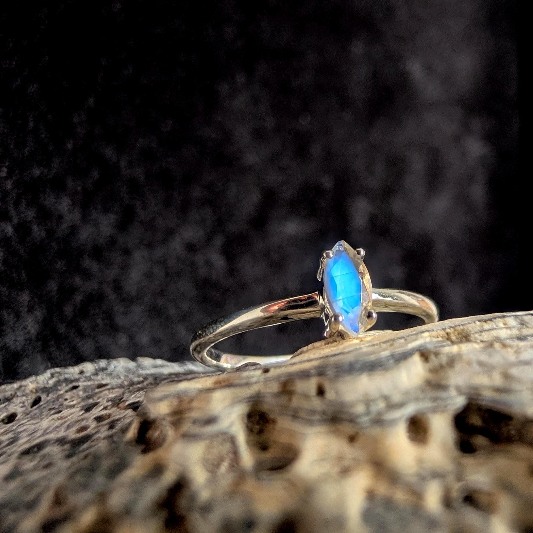 Natural rainbow moonstone minimalist ring | 925 sterling silver