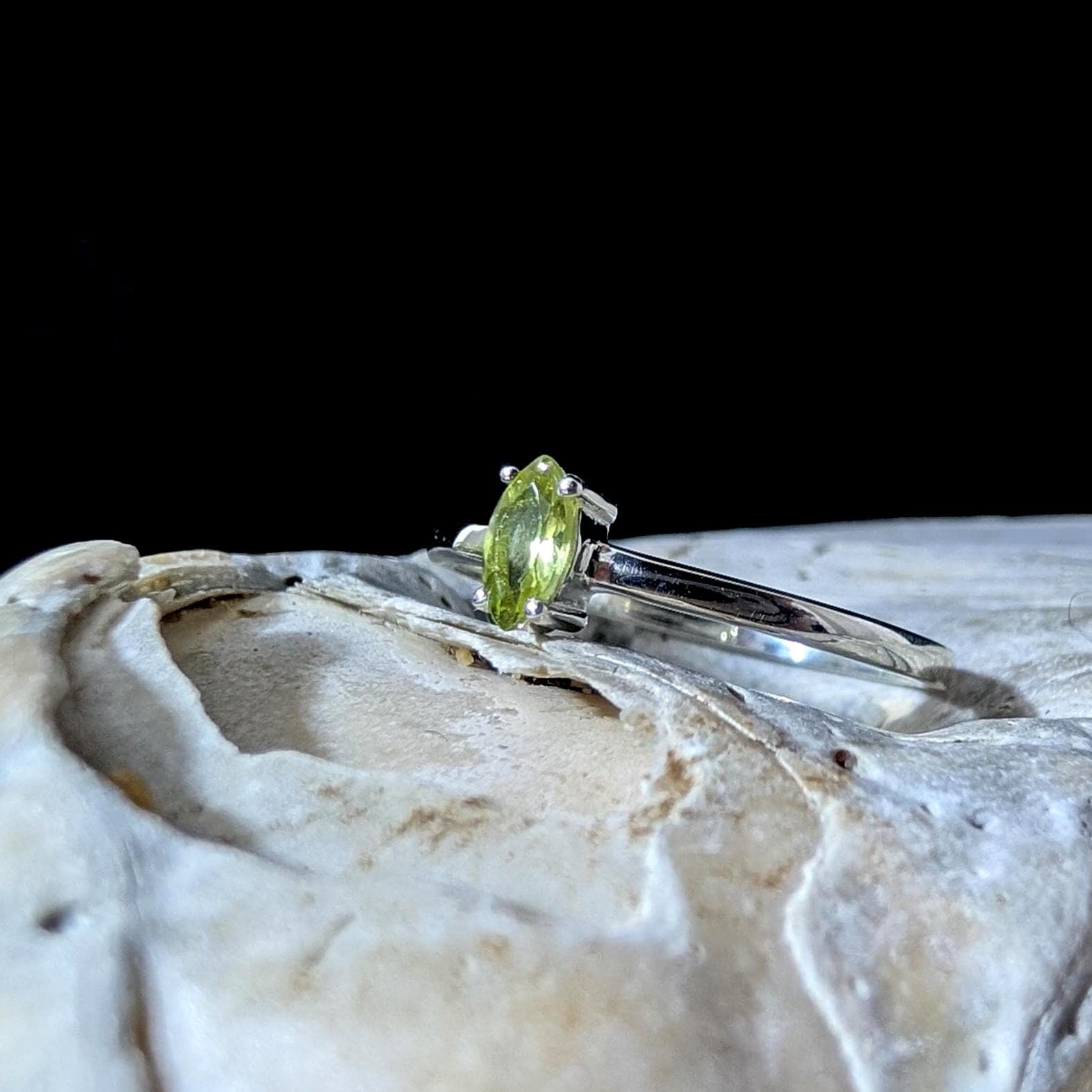 Minimalist peridot stacking ring | 925 Sterling Silver